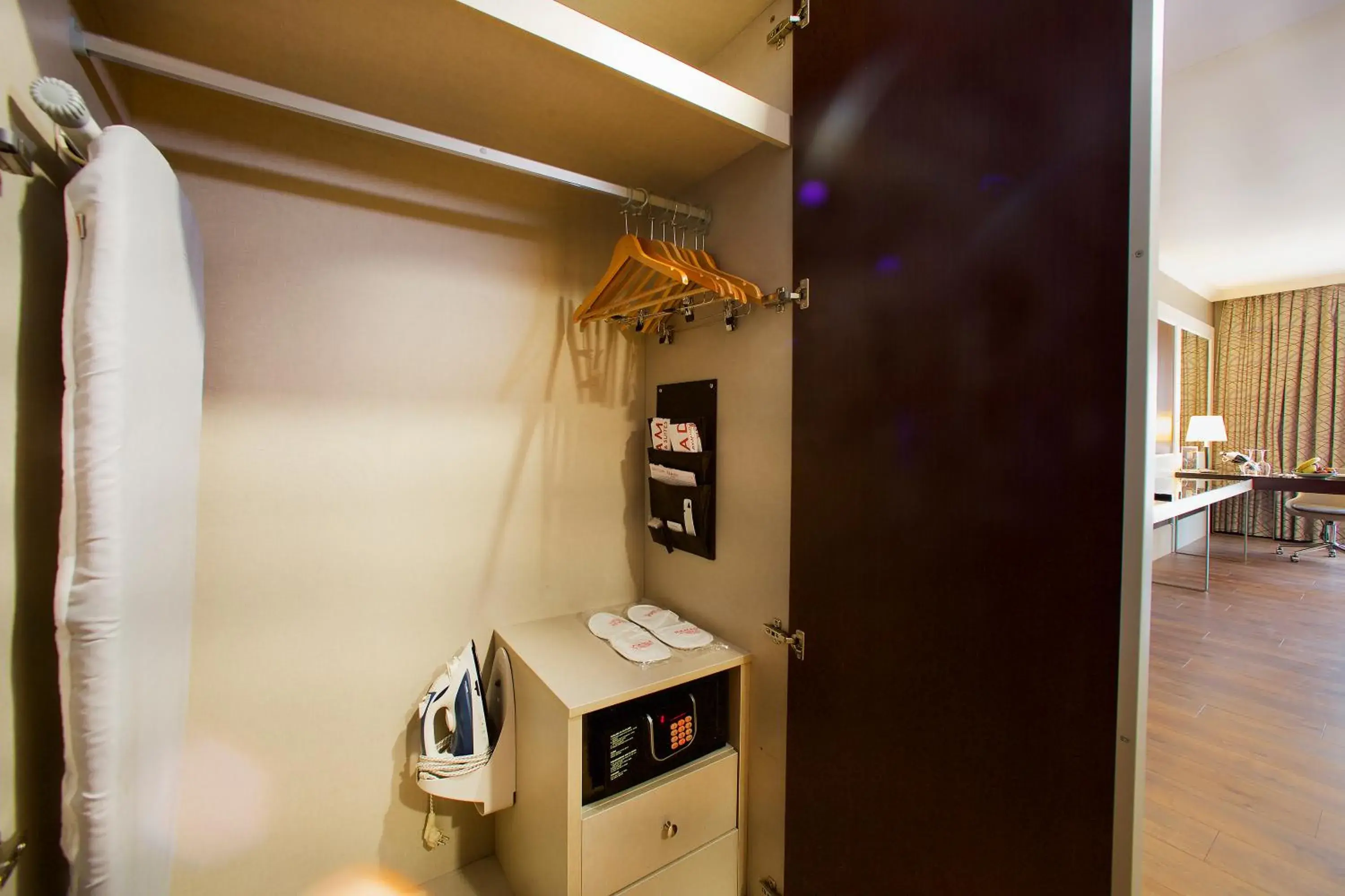 Standard Queen Room - Non-Smoking in Ramada by Wyndham Istanbul Merter Standard Queen Room - Non-Smoking in Ramada by Wyndham Istanbul Merter