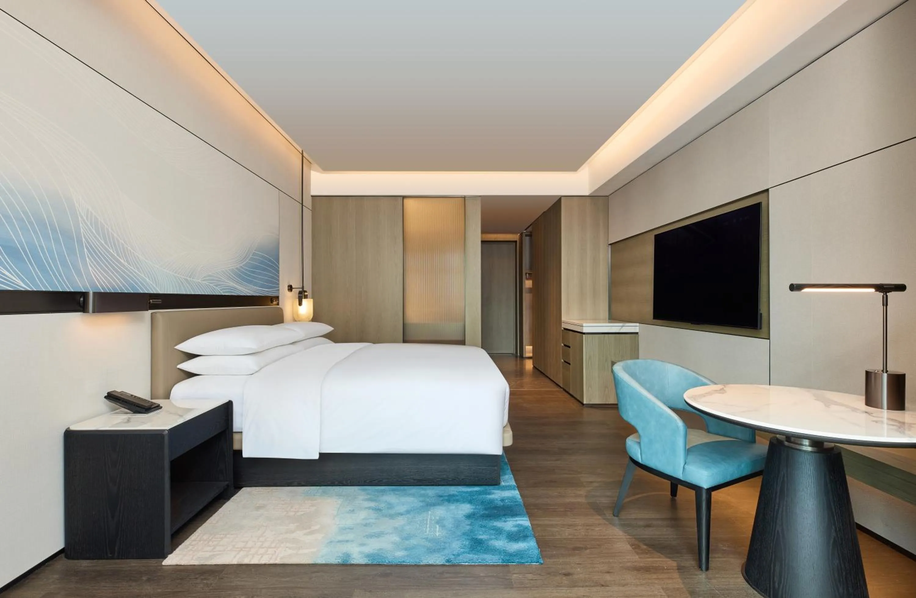King Room with Macao Ocean View in Courtyard by Marriott Zhuhai