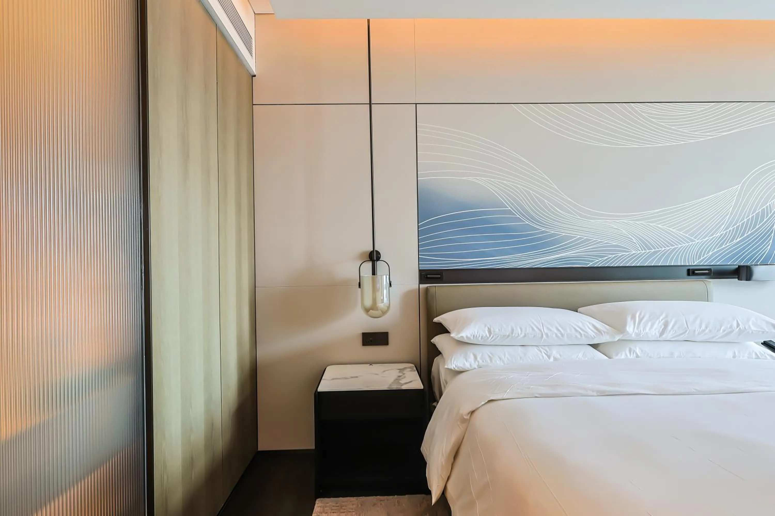 Standard King Room with City View - single occupancy in Courtyard by Marriott Zhuhai