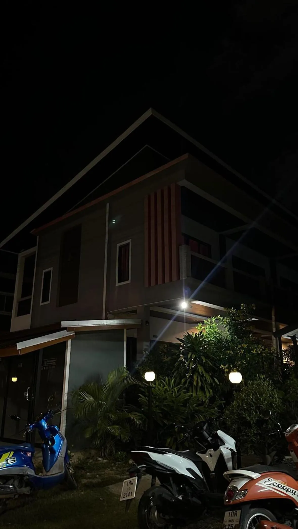 Property building in Phongphiphat Lanta Mansion