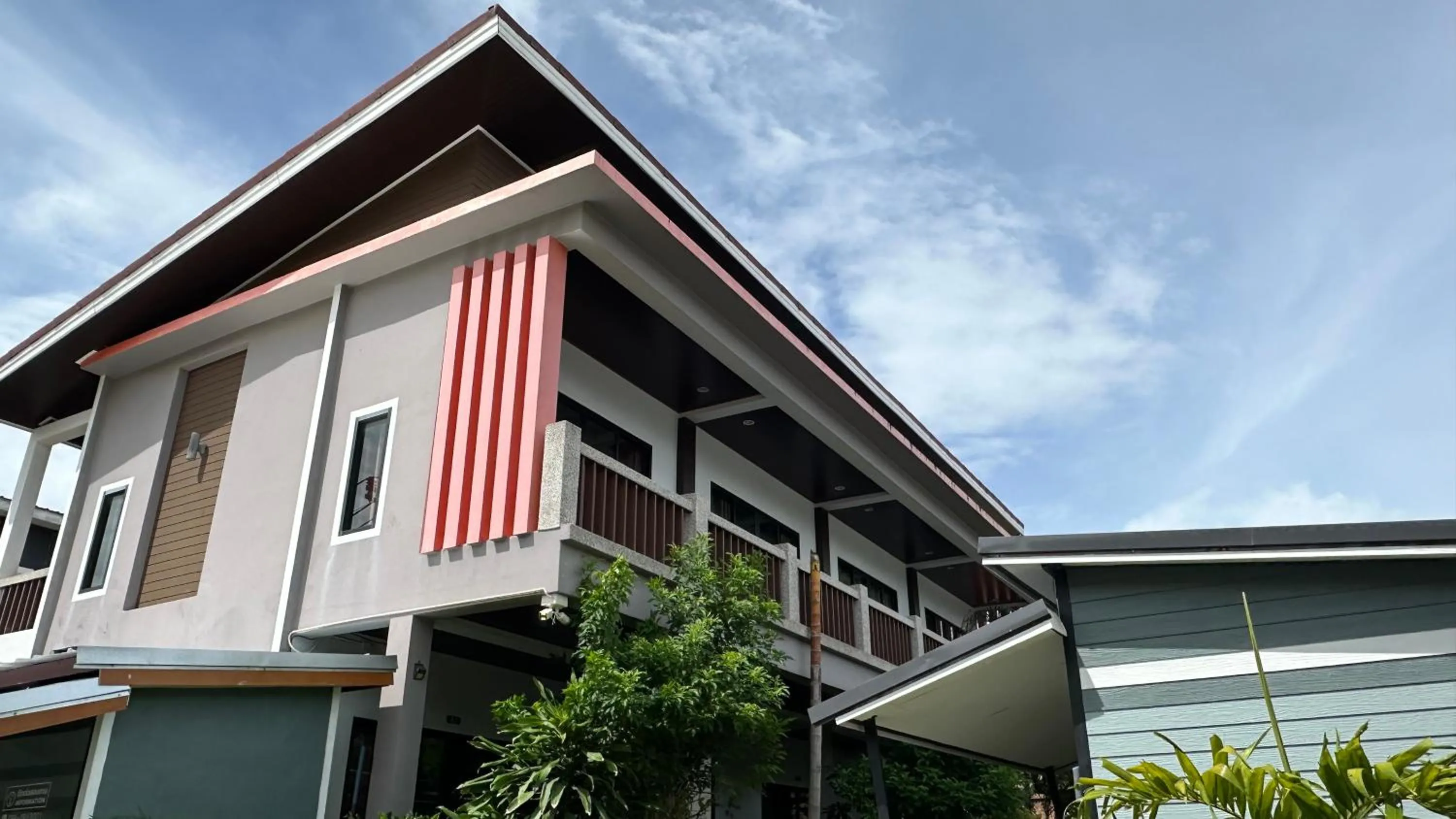 Property building in Phongphiphat Lanta Mansion