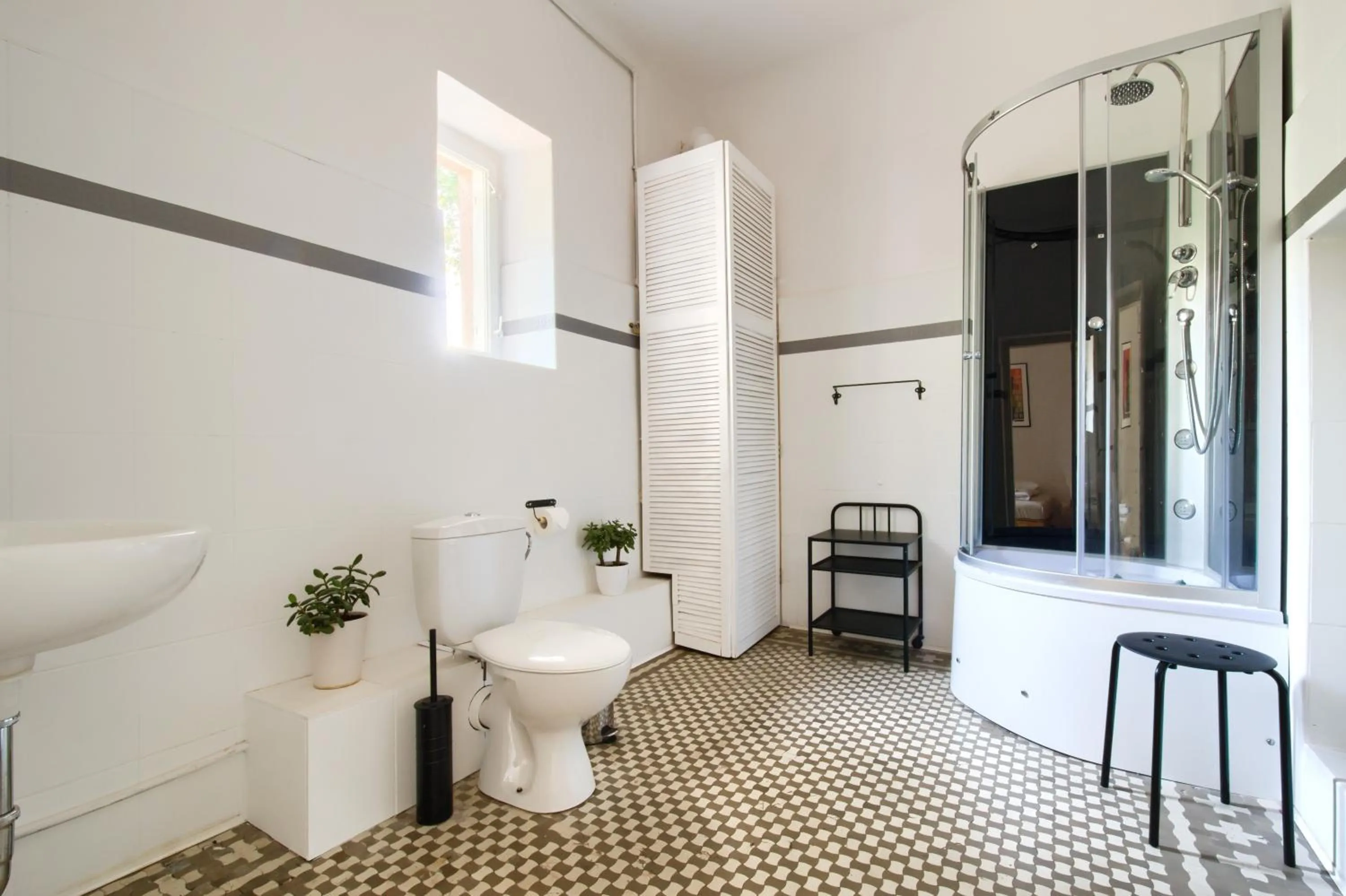 Shower in Lull Hostel