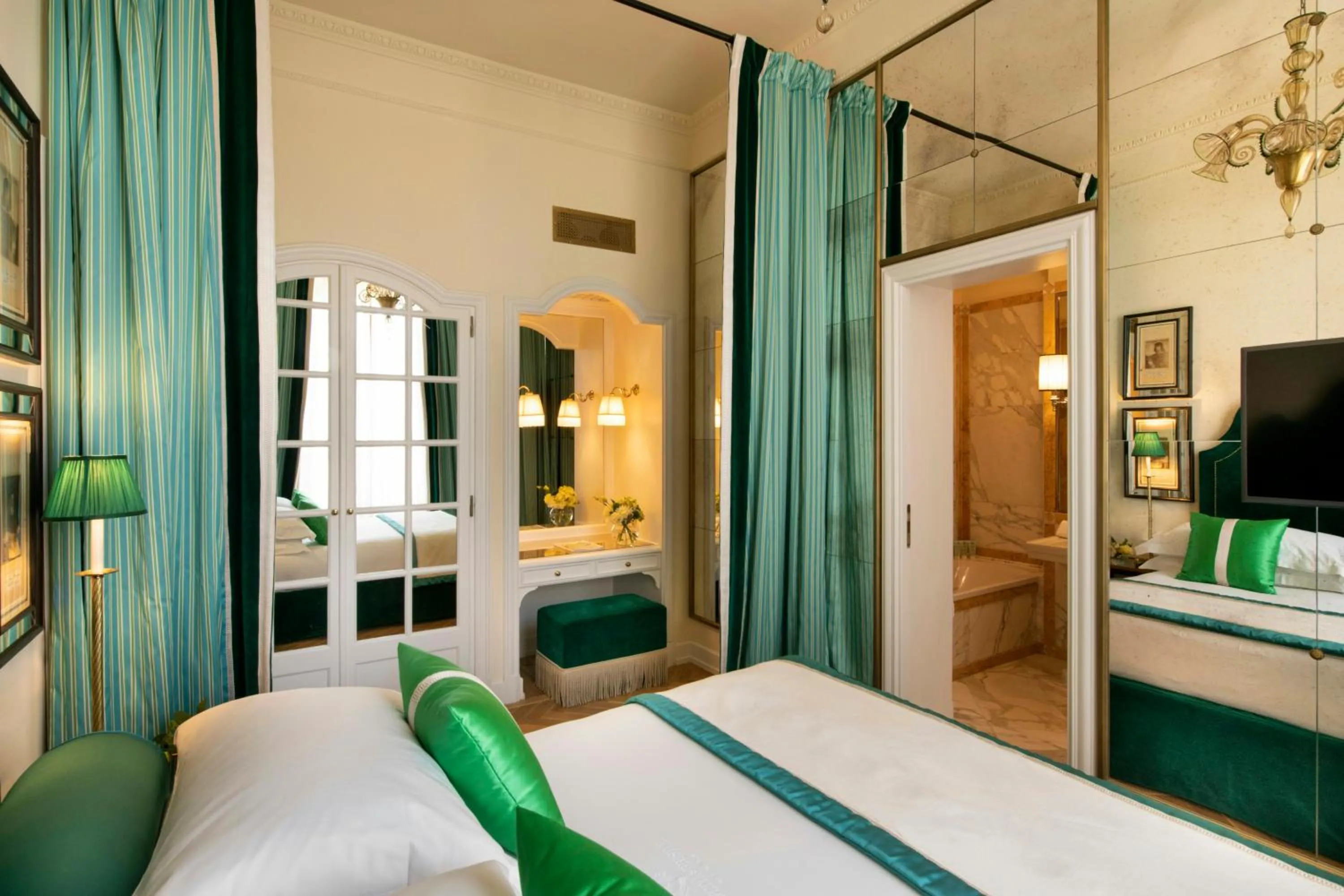 Photo of the whole room, Bed in Helvetia&Bristol Firenze – Starhotels Collezione