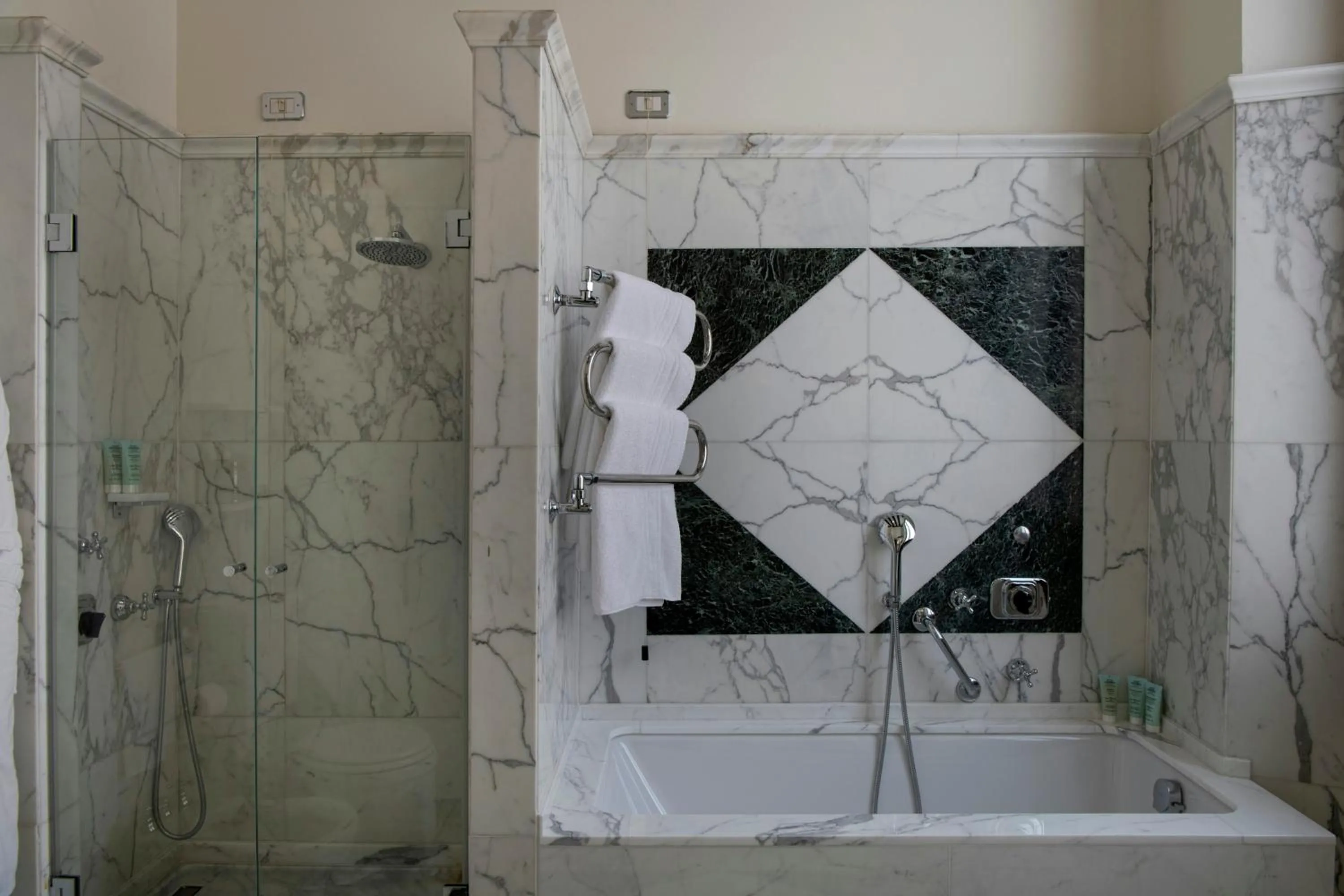 Bathroom in Helvetia&Bristol Firenze – Starhotels Collezione