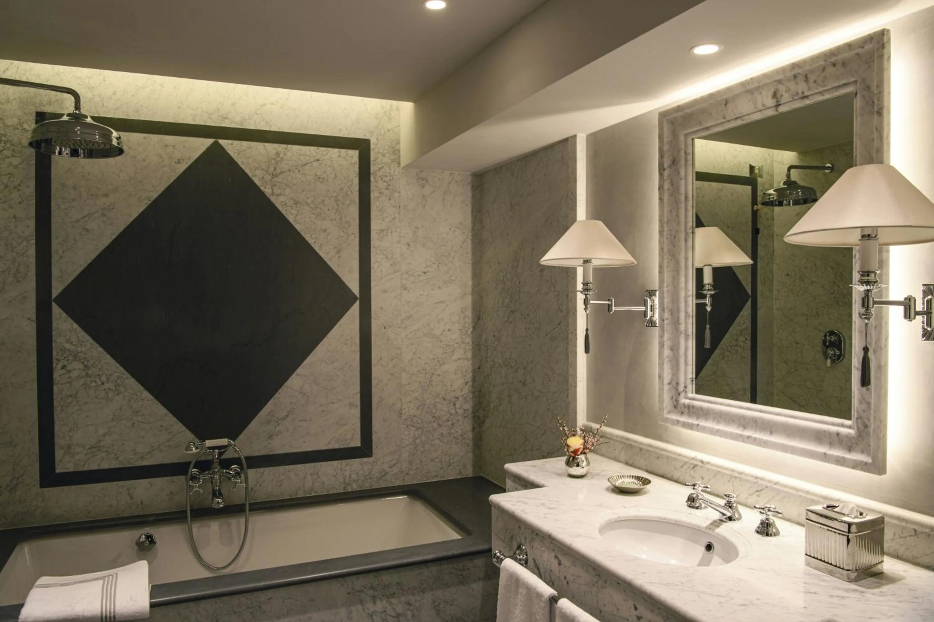 Bathroom in Helvetia&Bristol Firenze – Starhotels Collezione