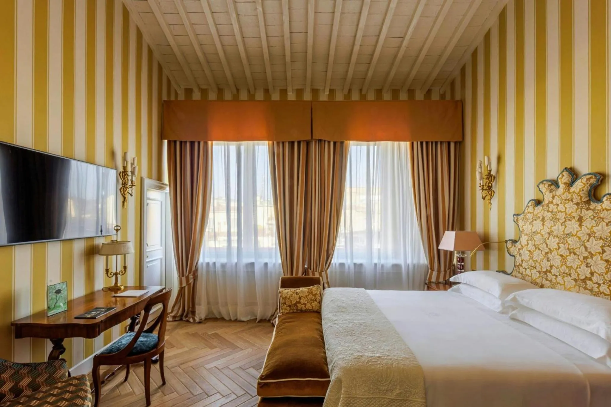 Photo of the whole room, Bed in Helvetia&Bristol Firenze – Starhotels Collezione