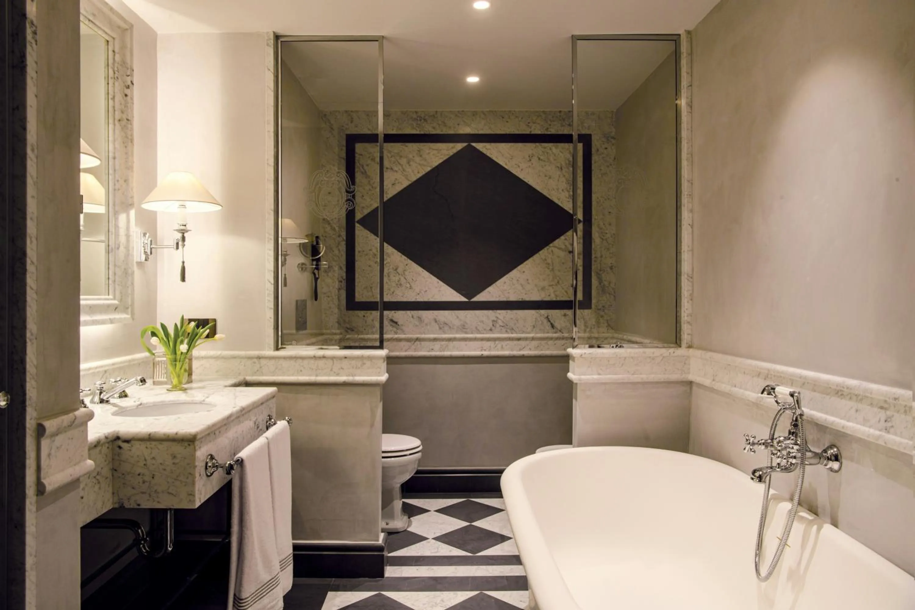 Bathroom in Helvetia&Bristol Firenze – Starhotels Collezione