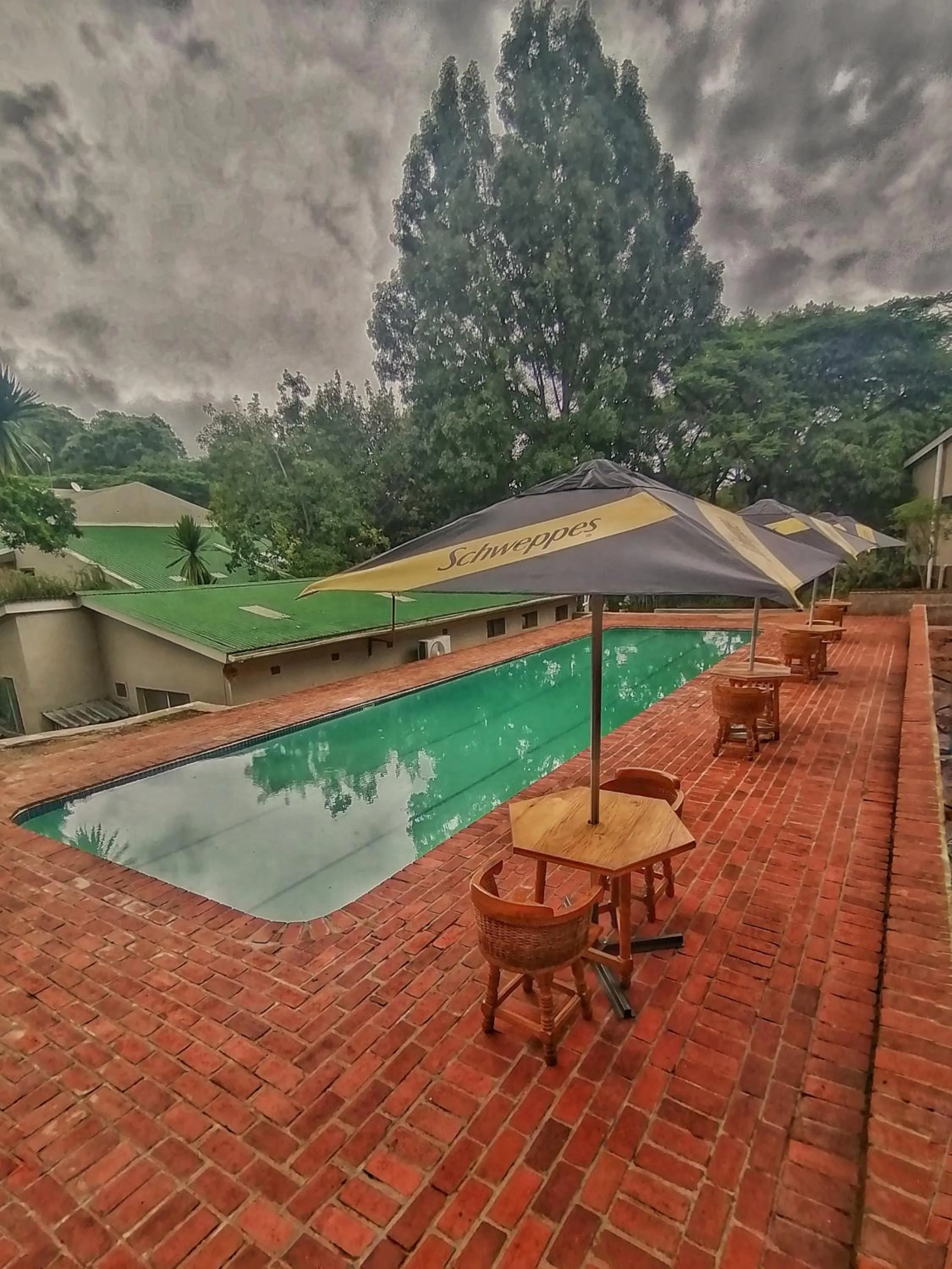 Swimming pool in Villa 33