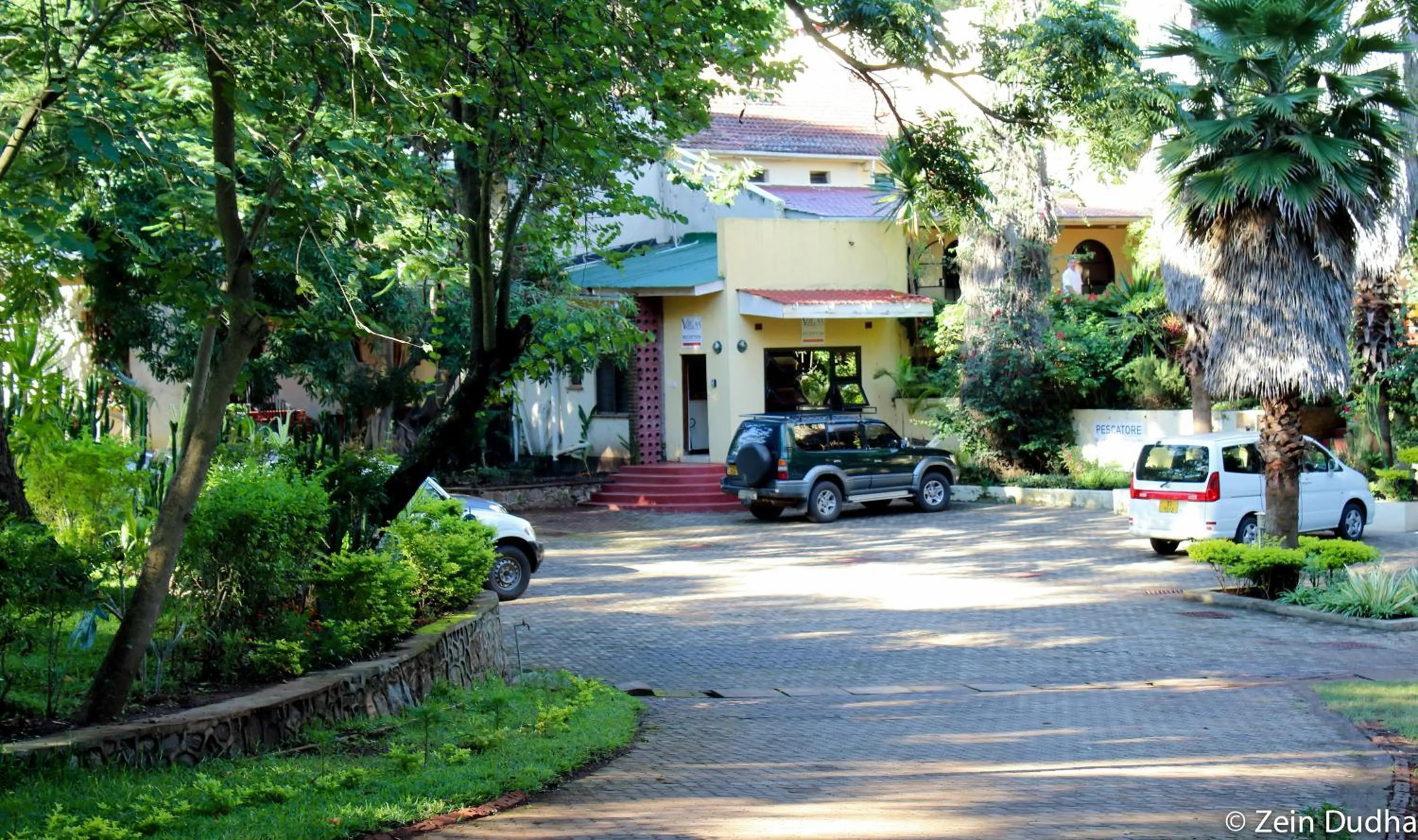 Property building in Villa 33