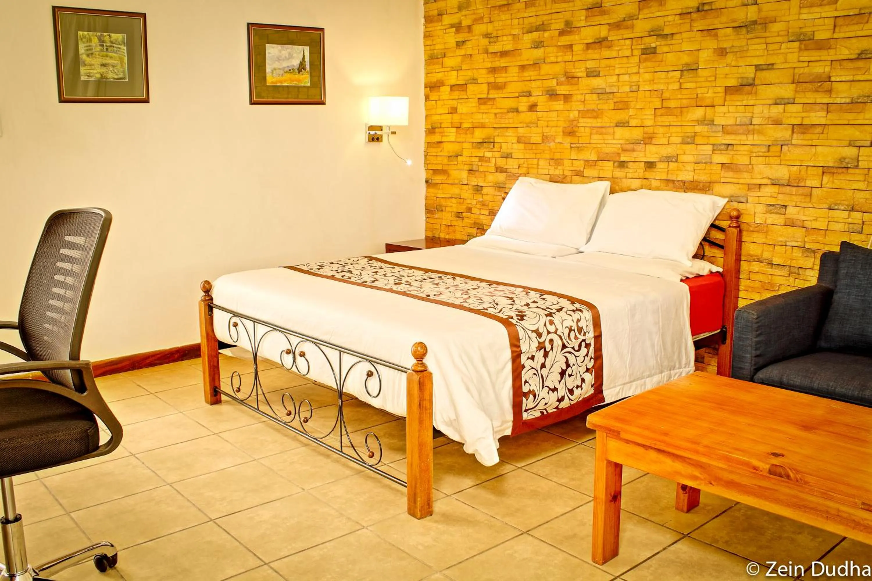 Bedroom, Bed in Villa 33