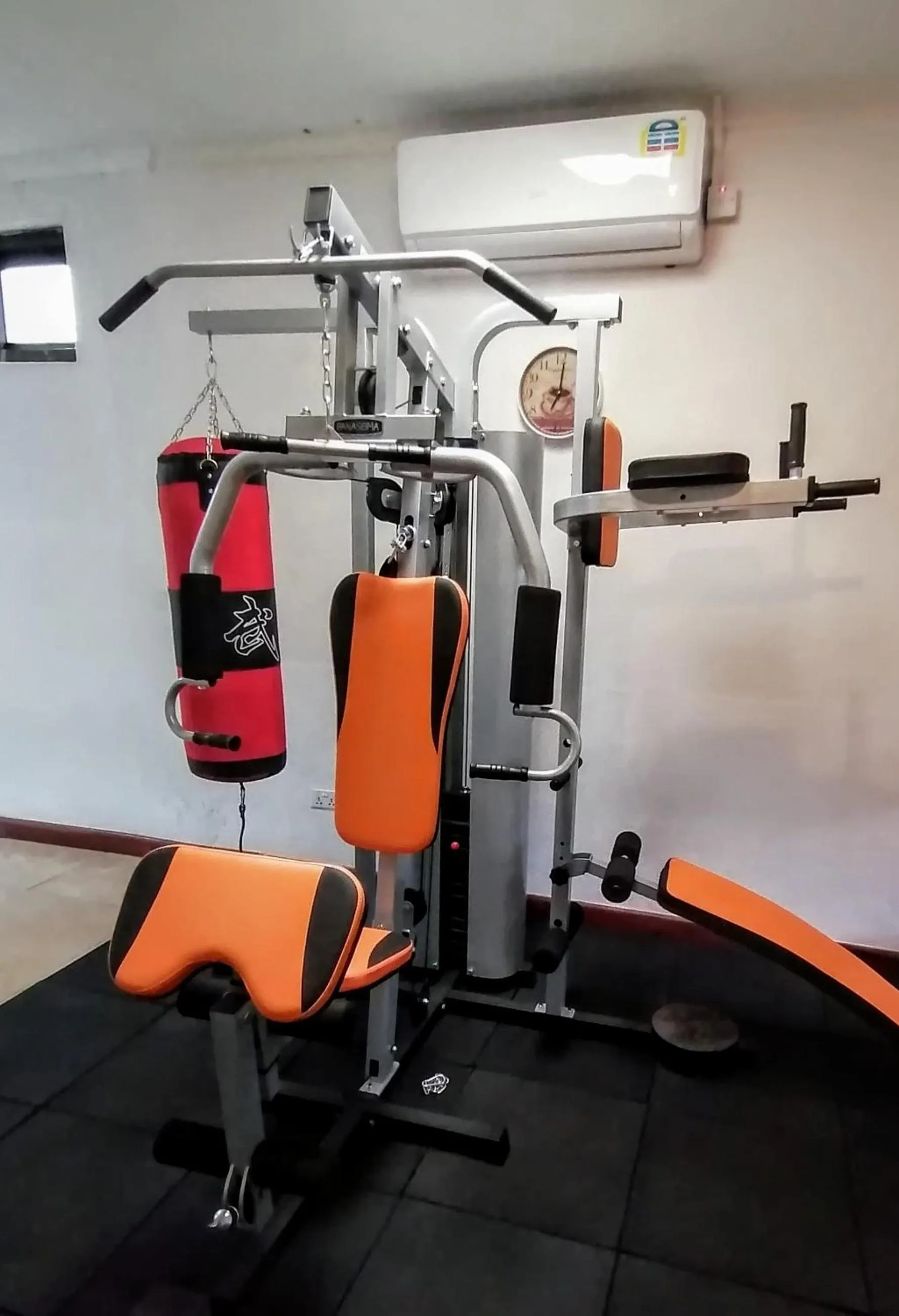 Fitness centre/facilities in Villa 33