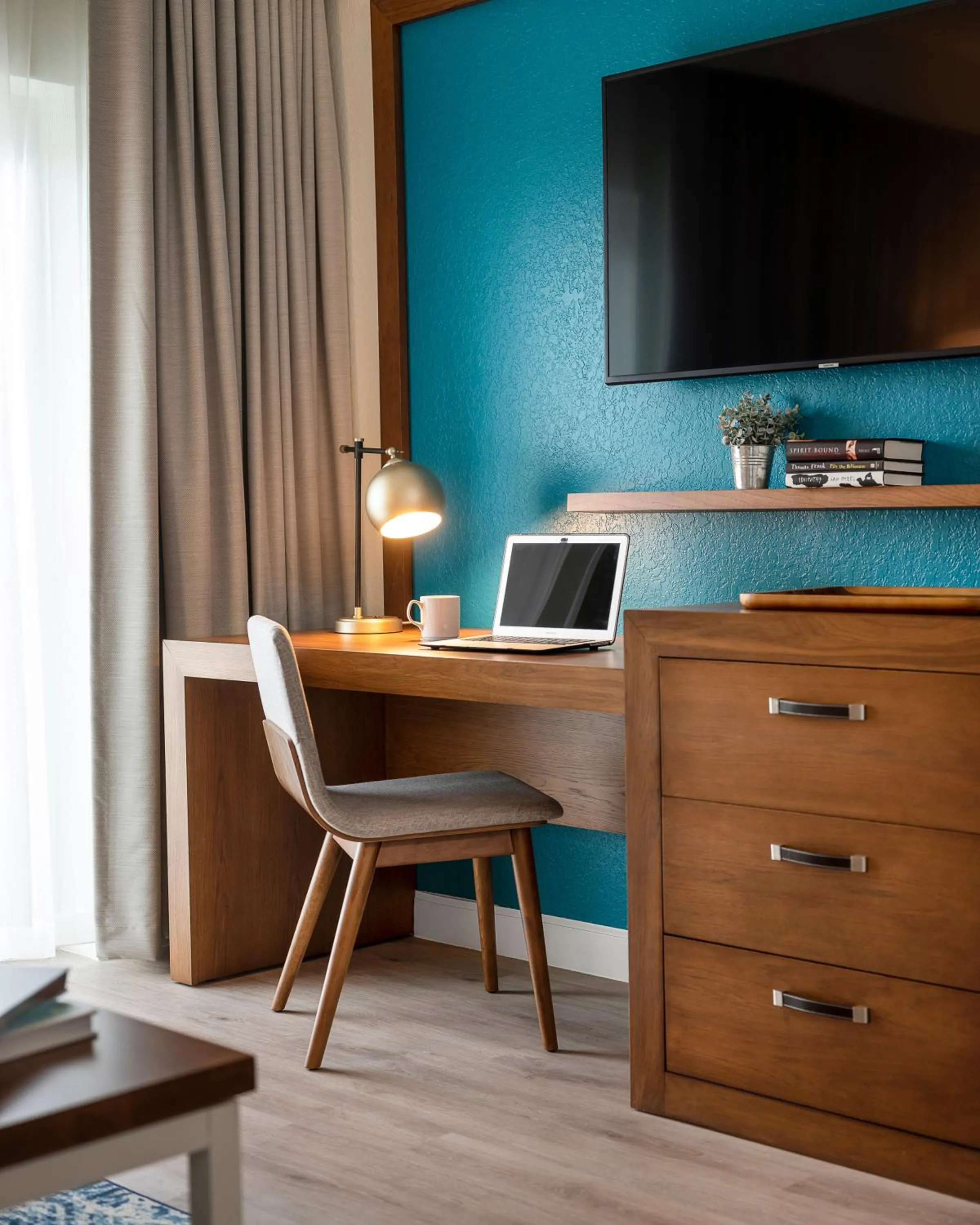 Bedroom in Compass Hotel Beaufort by Margaritaville