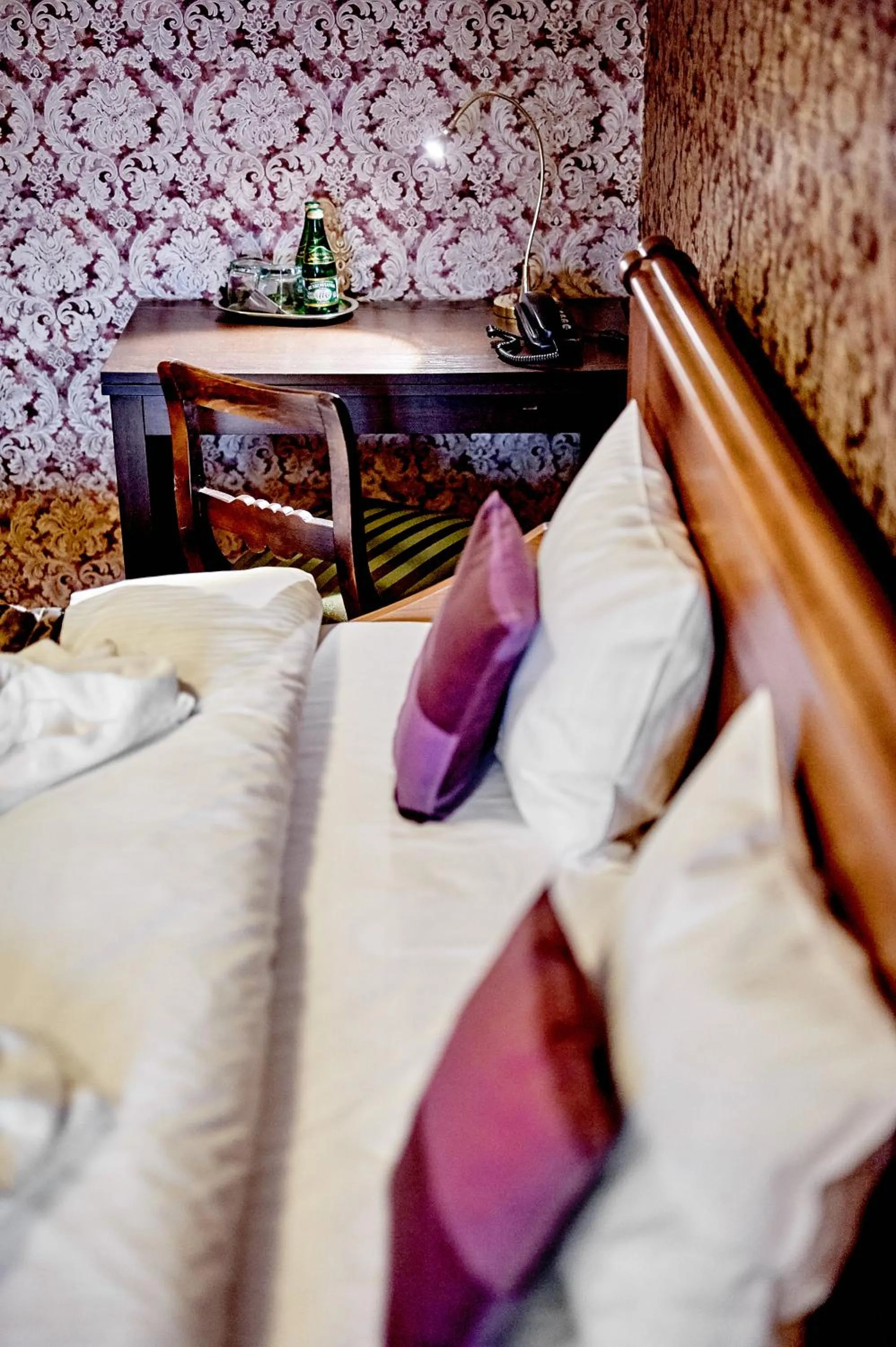 Decorative detail, Bed in Pałac Bażantarnia