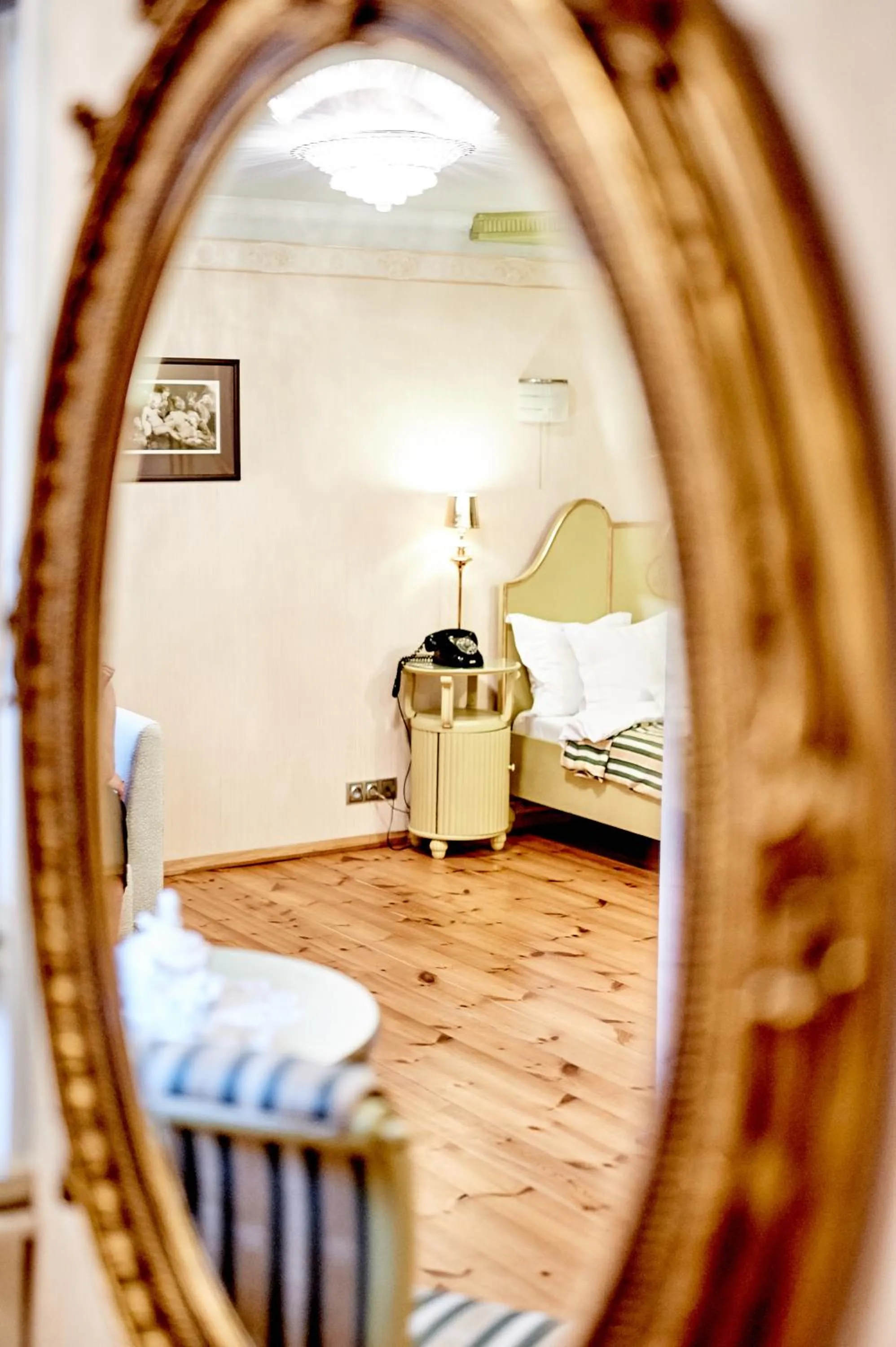 Decorative detail, Bed in Pałac Bażantarnia