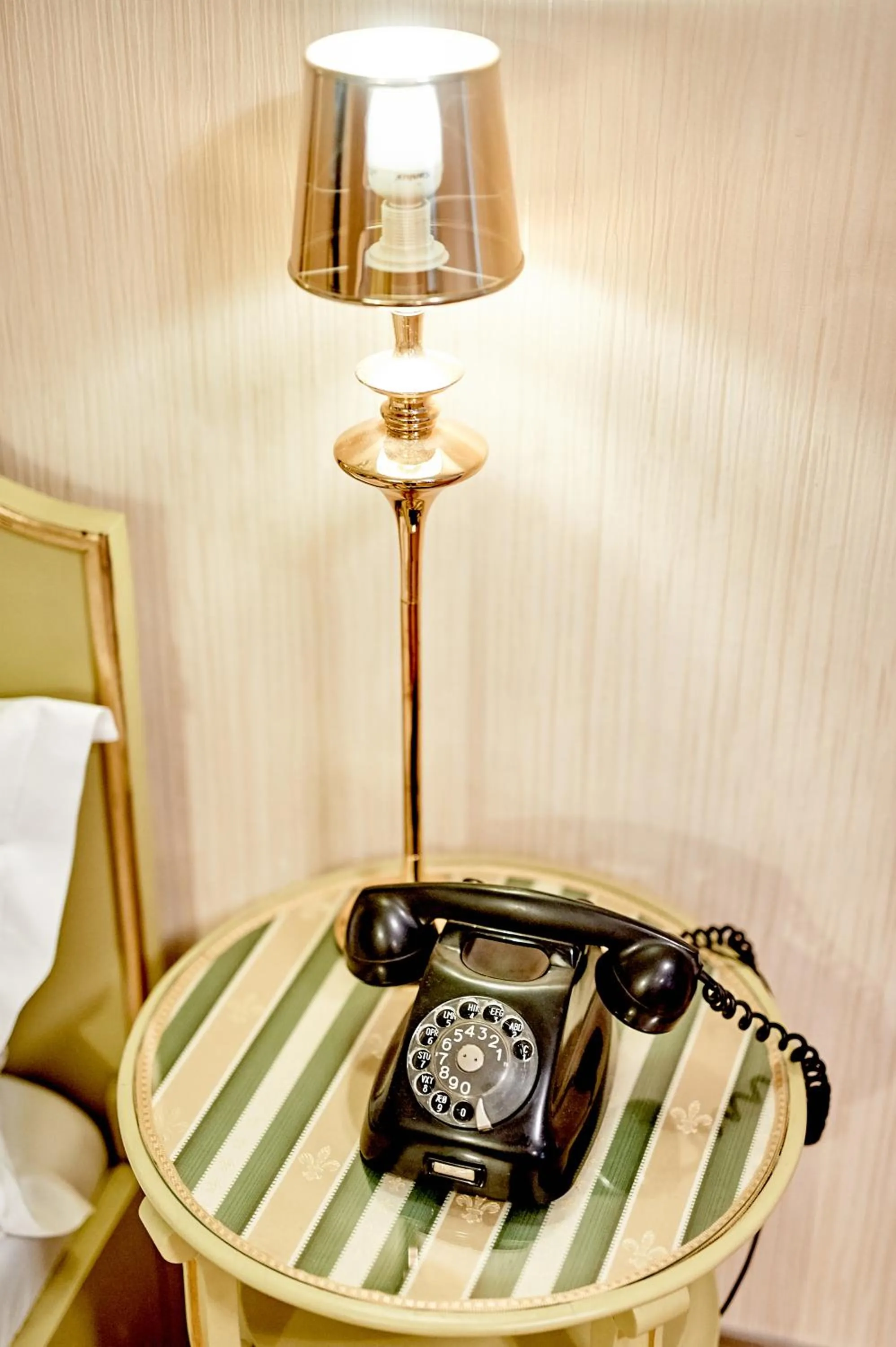 Decorative detail in Pałac Bażantarnia