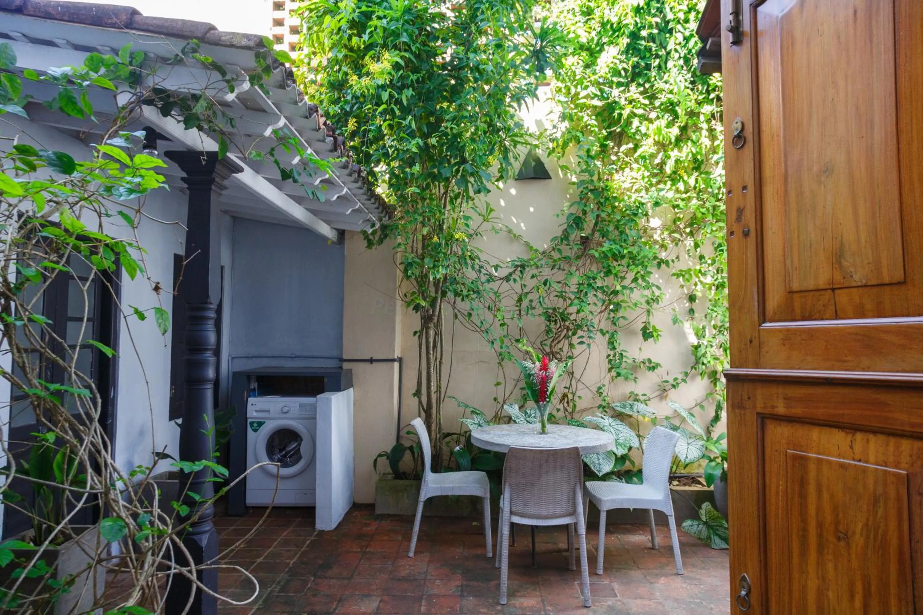 Day in Villa Aurora, Galle Fort