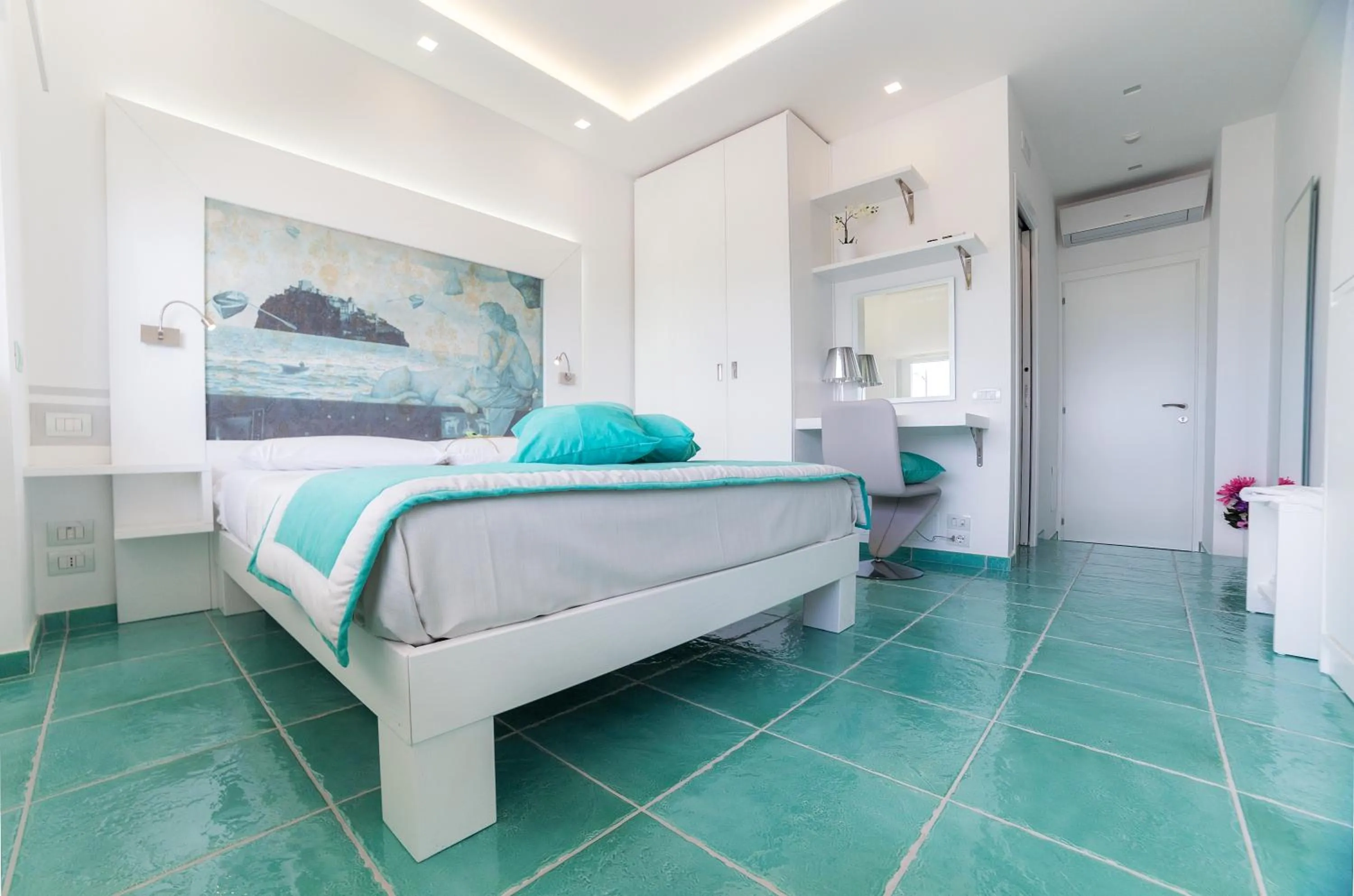 Photo of the whole room, Bed in La Madegra Seasuite