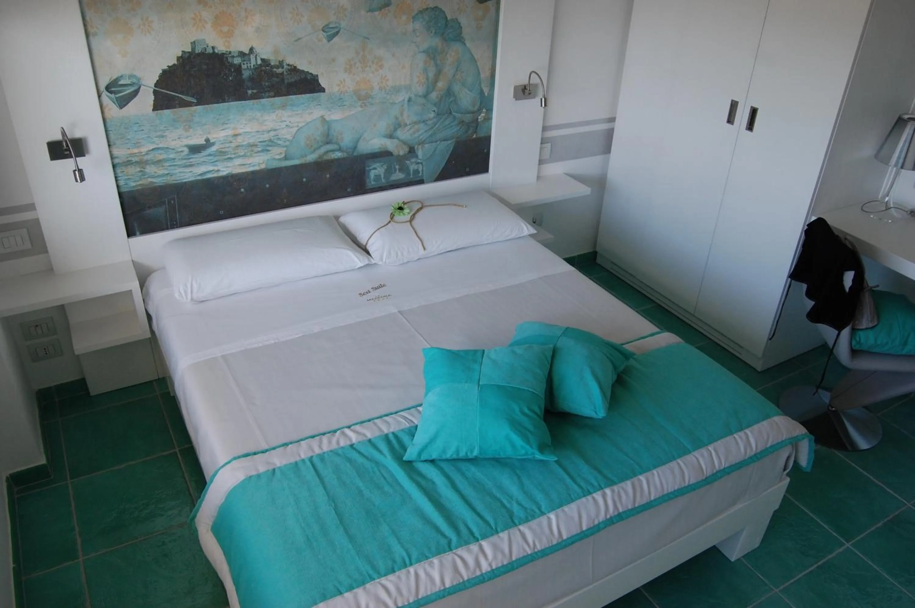 Photo of the whole room, Bed in La Madegra Seasuite