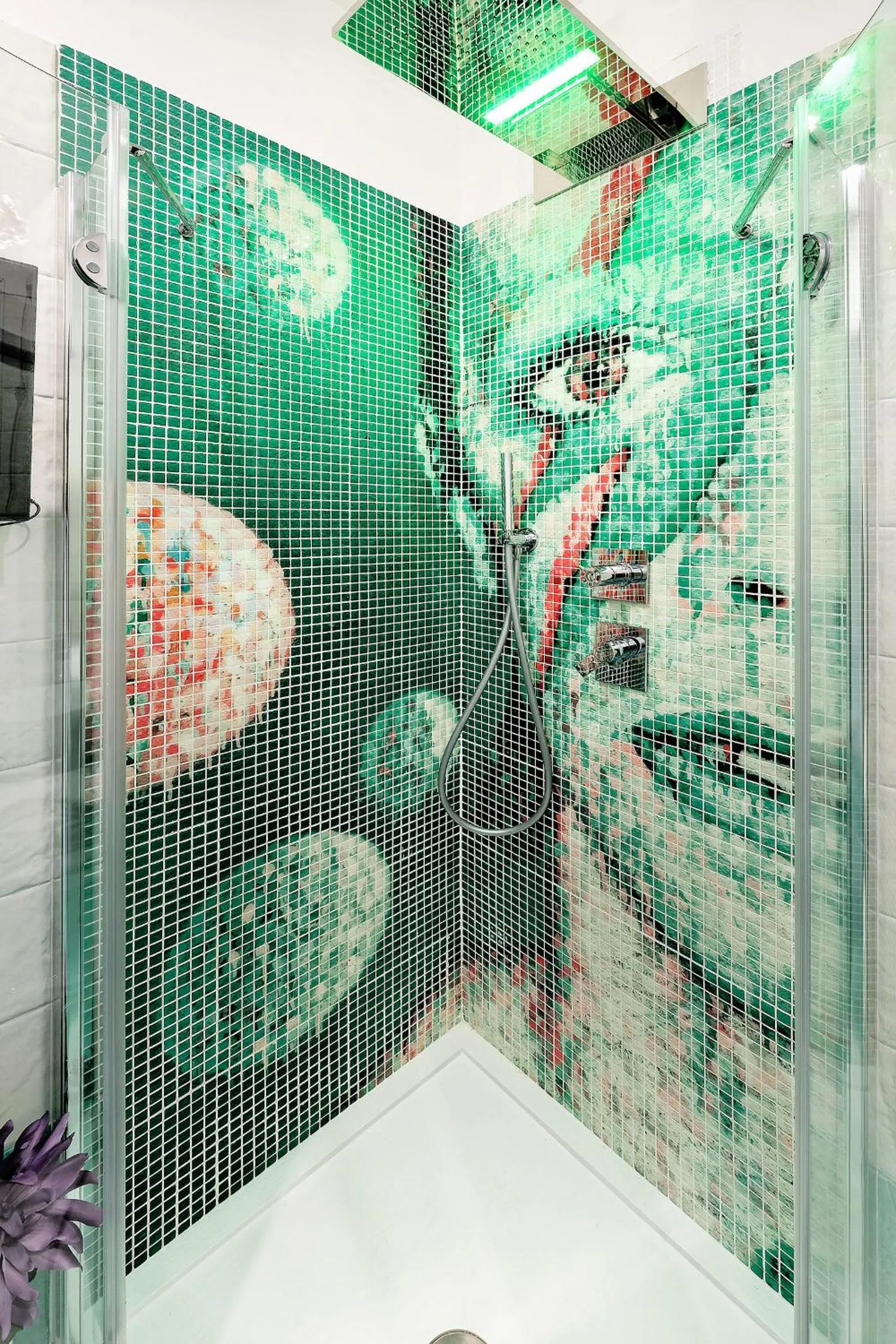 Shower in La Madegra Seasuite