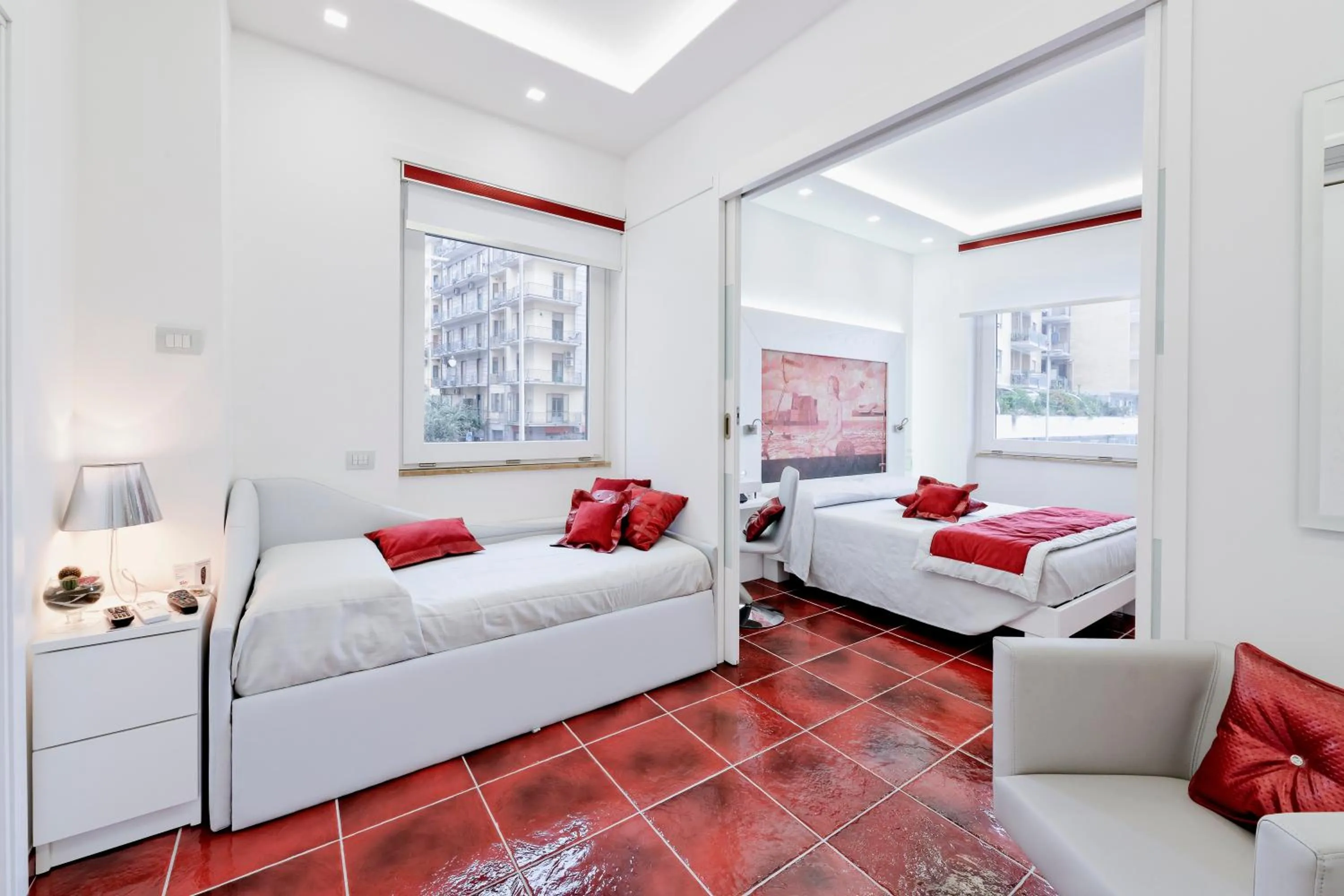 Photo of the whole room in La Madegra Seasuite