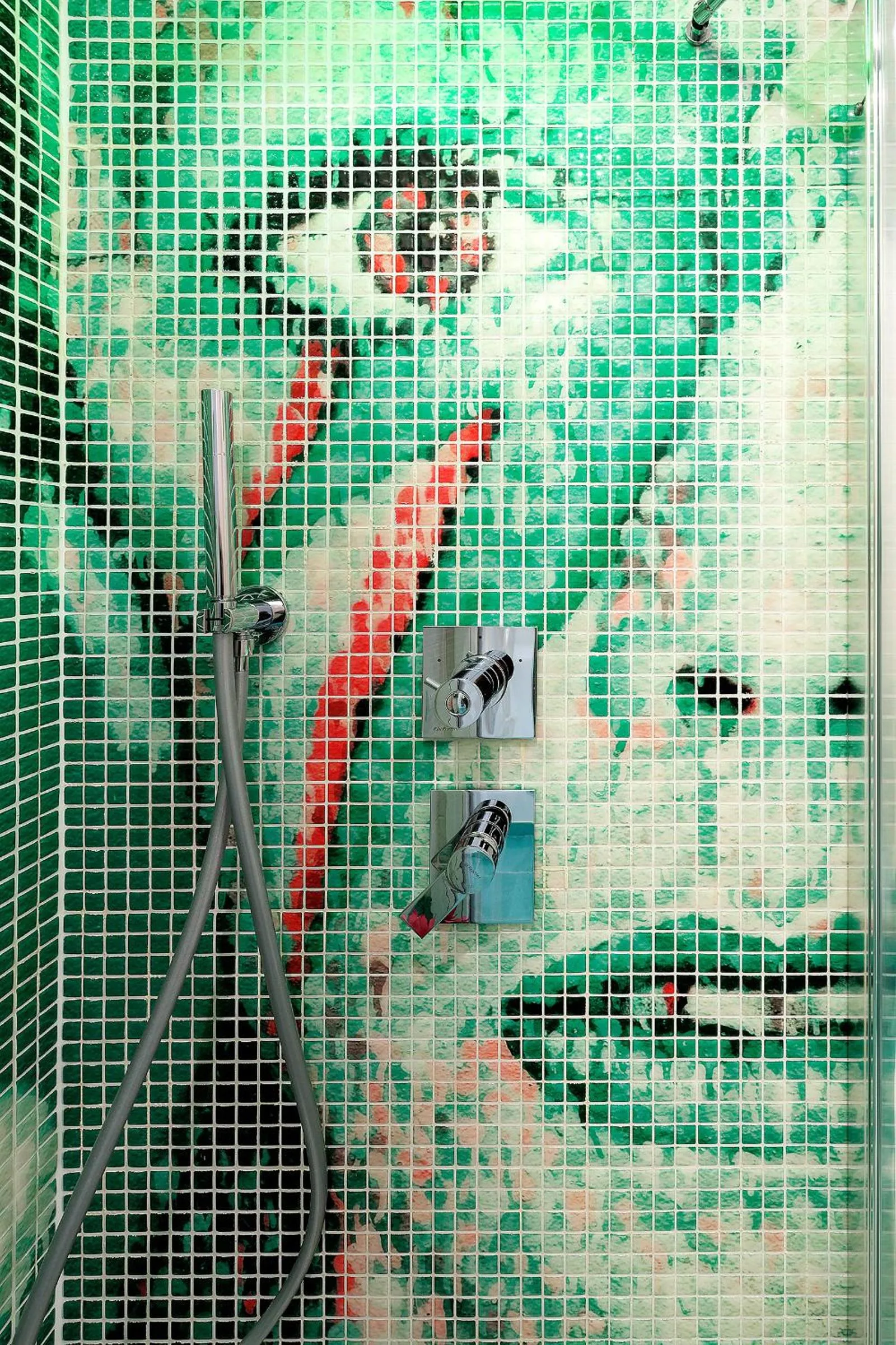 Shower in La Madegra Seasuite