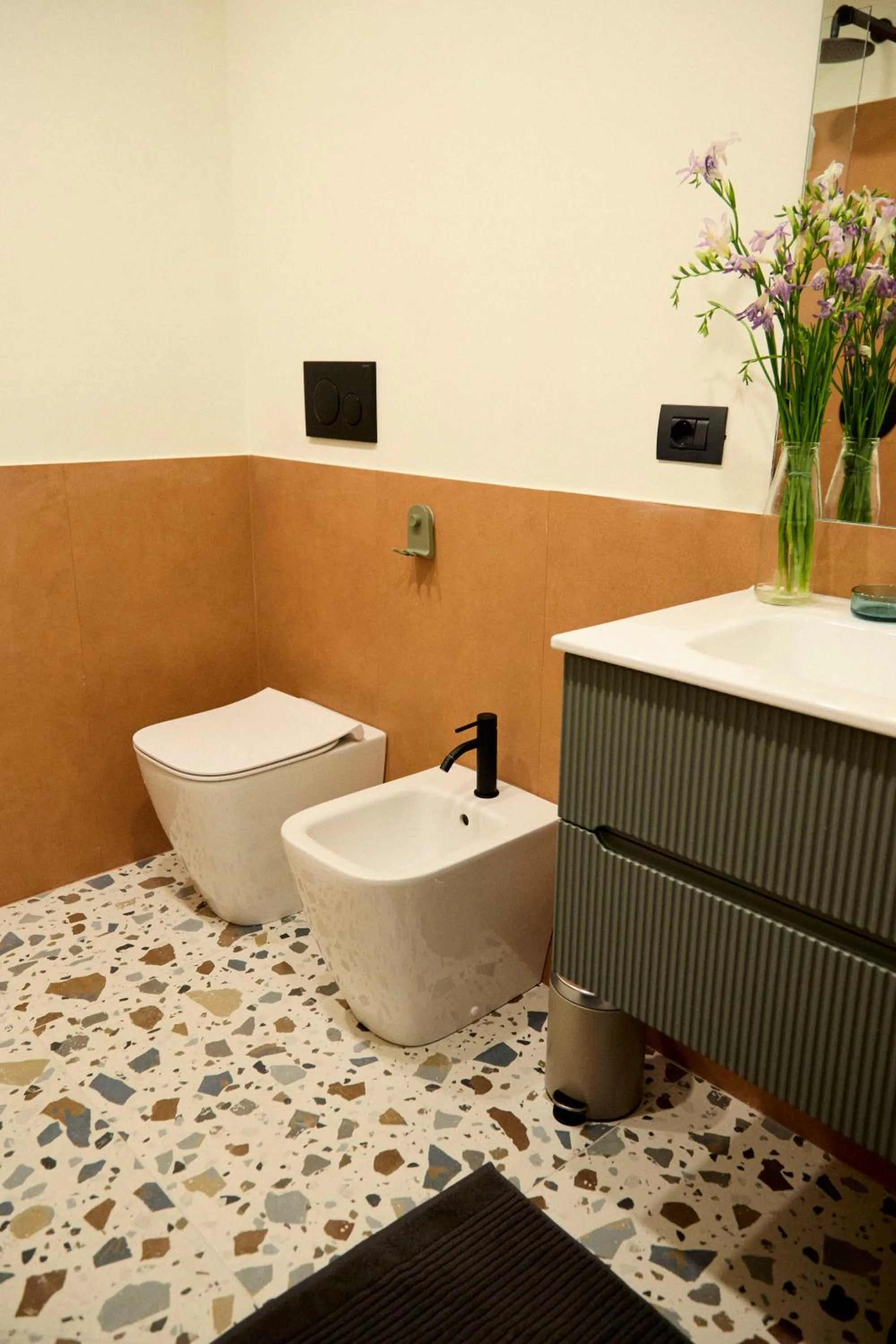 Toilet in Madama Hostel & Bistrot