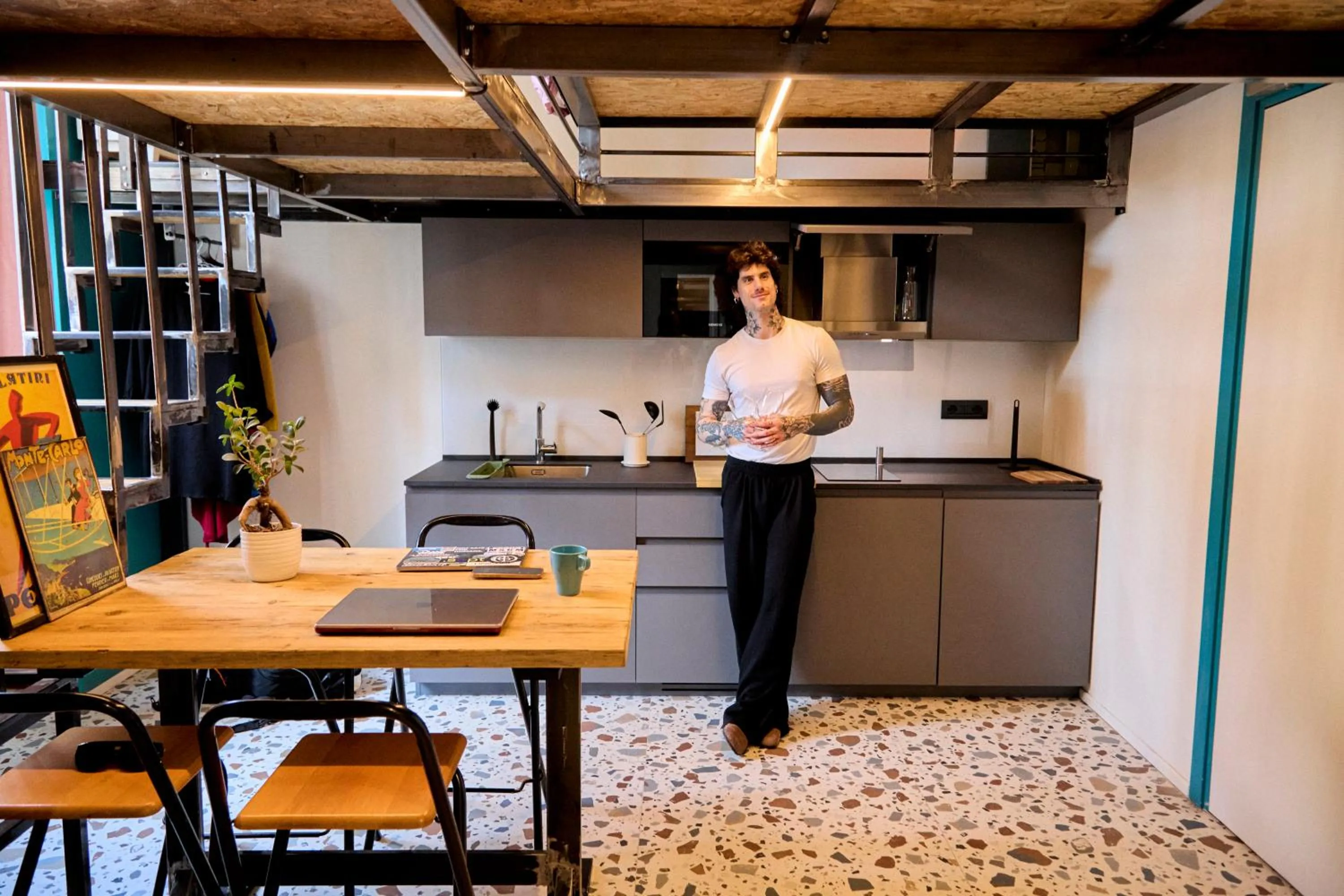 Kitchen or kitchenette in Madama Hostel & Bistrot