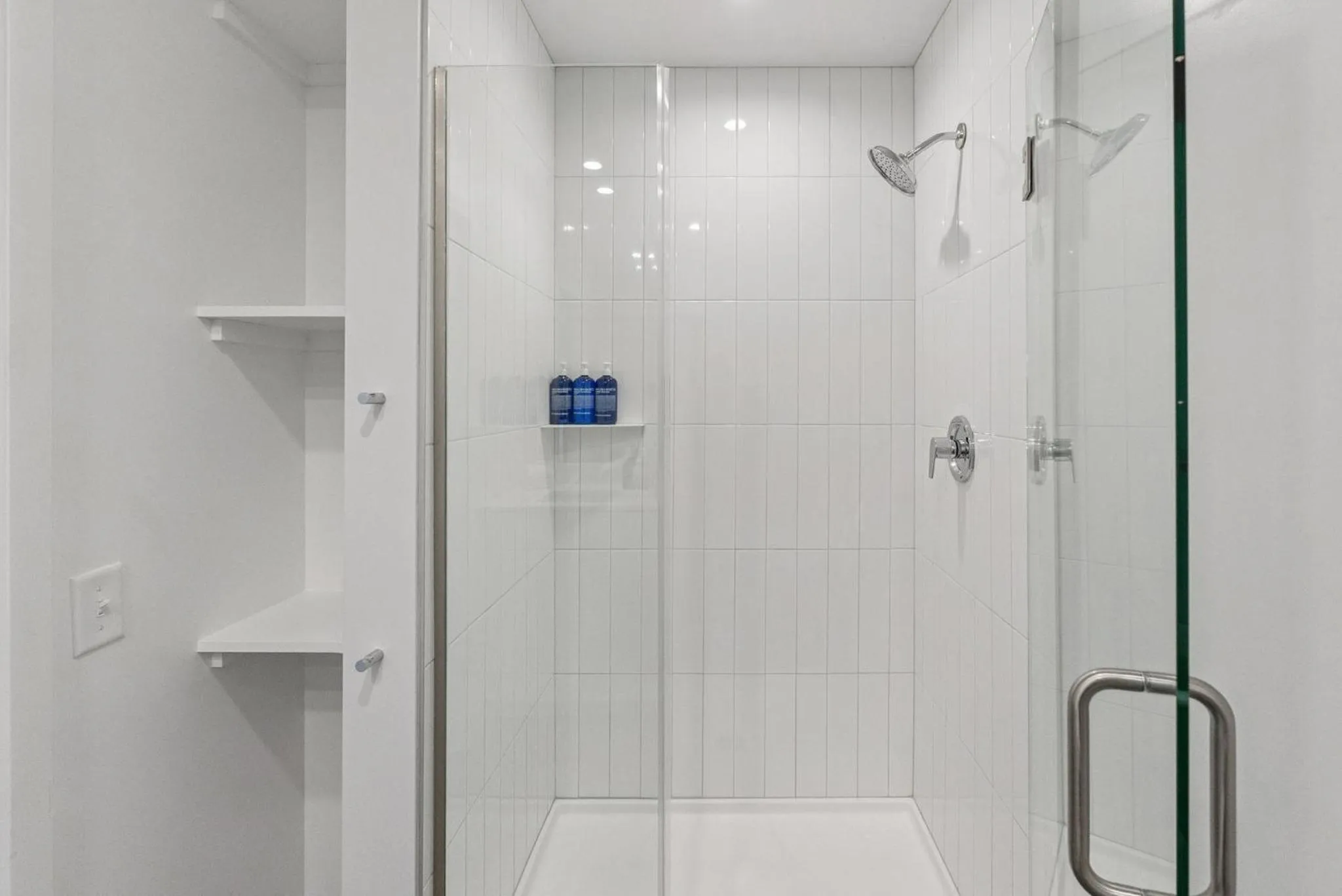 Shower in Placemakr Downtown Phoenix