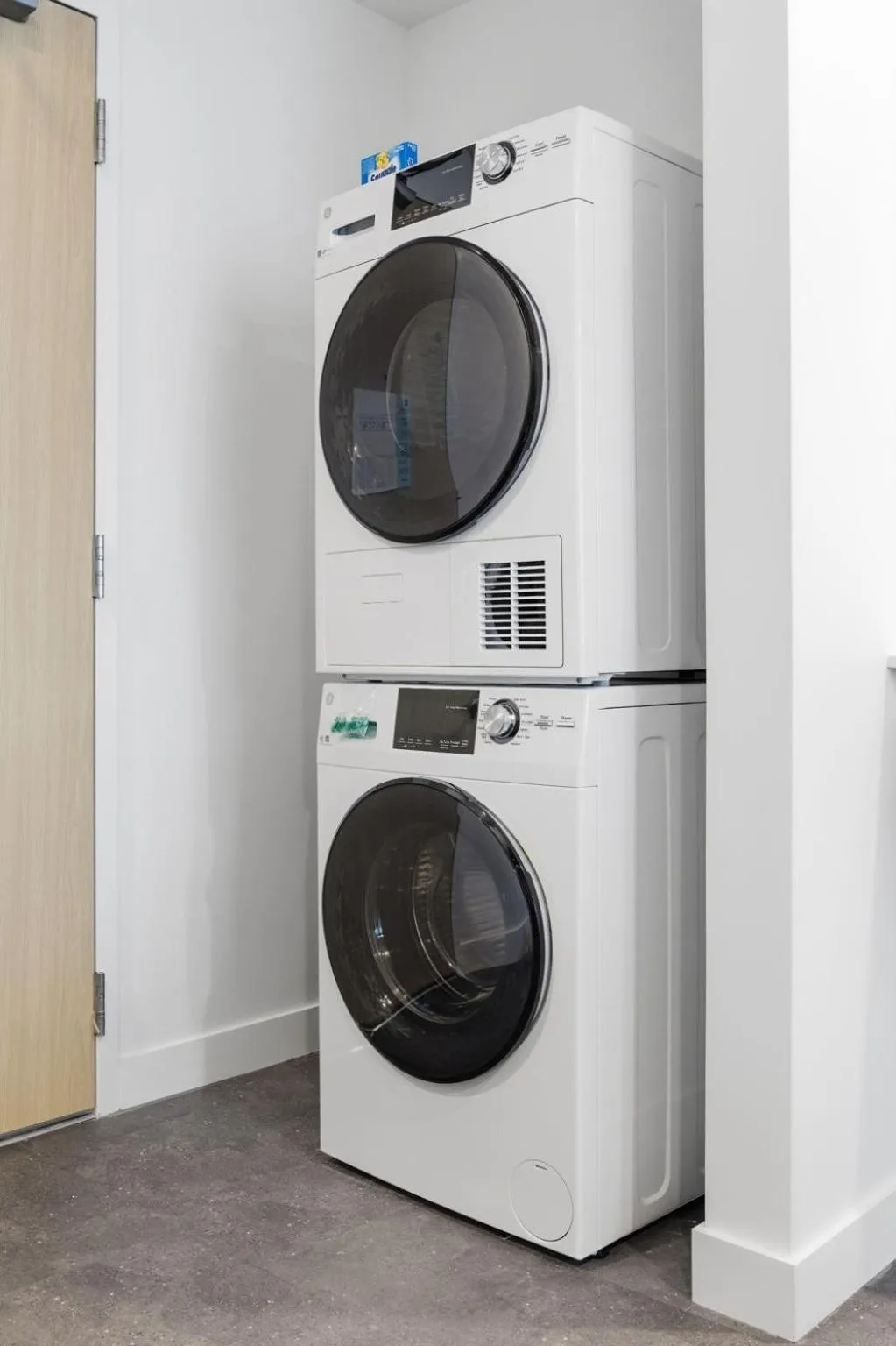 washing machine in Placemakr Downtown Phoenix