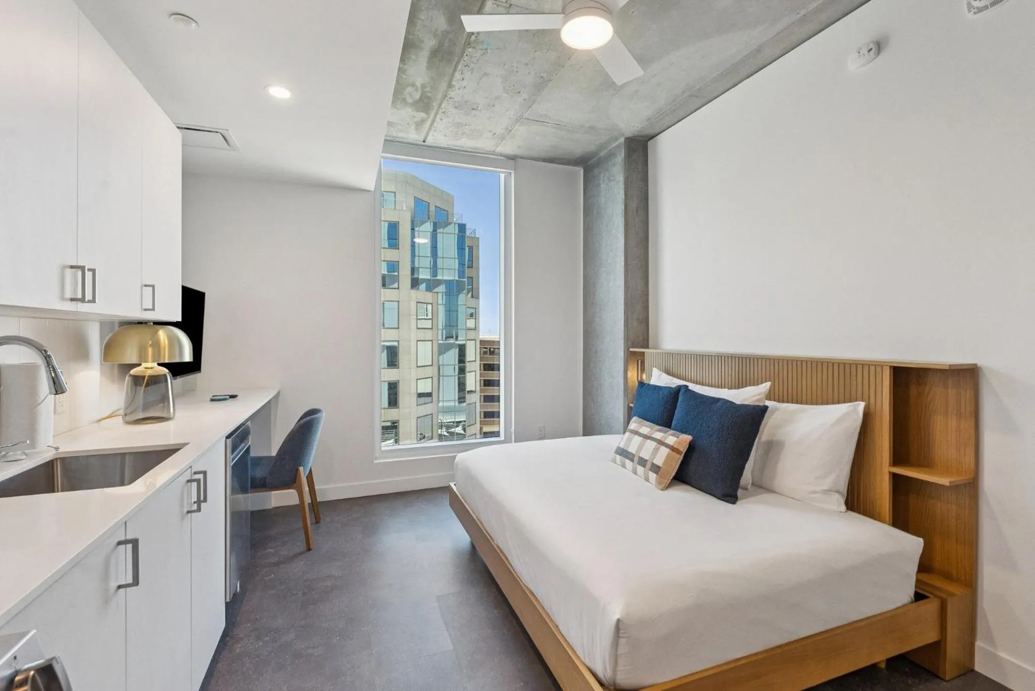 Bedroom, Bed in Placemakr Downtown Phoenix