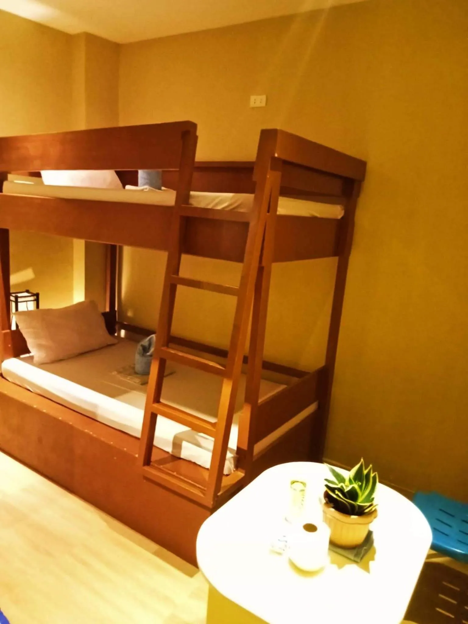 Bed in Amadeus and Isabel Inn