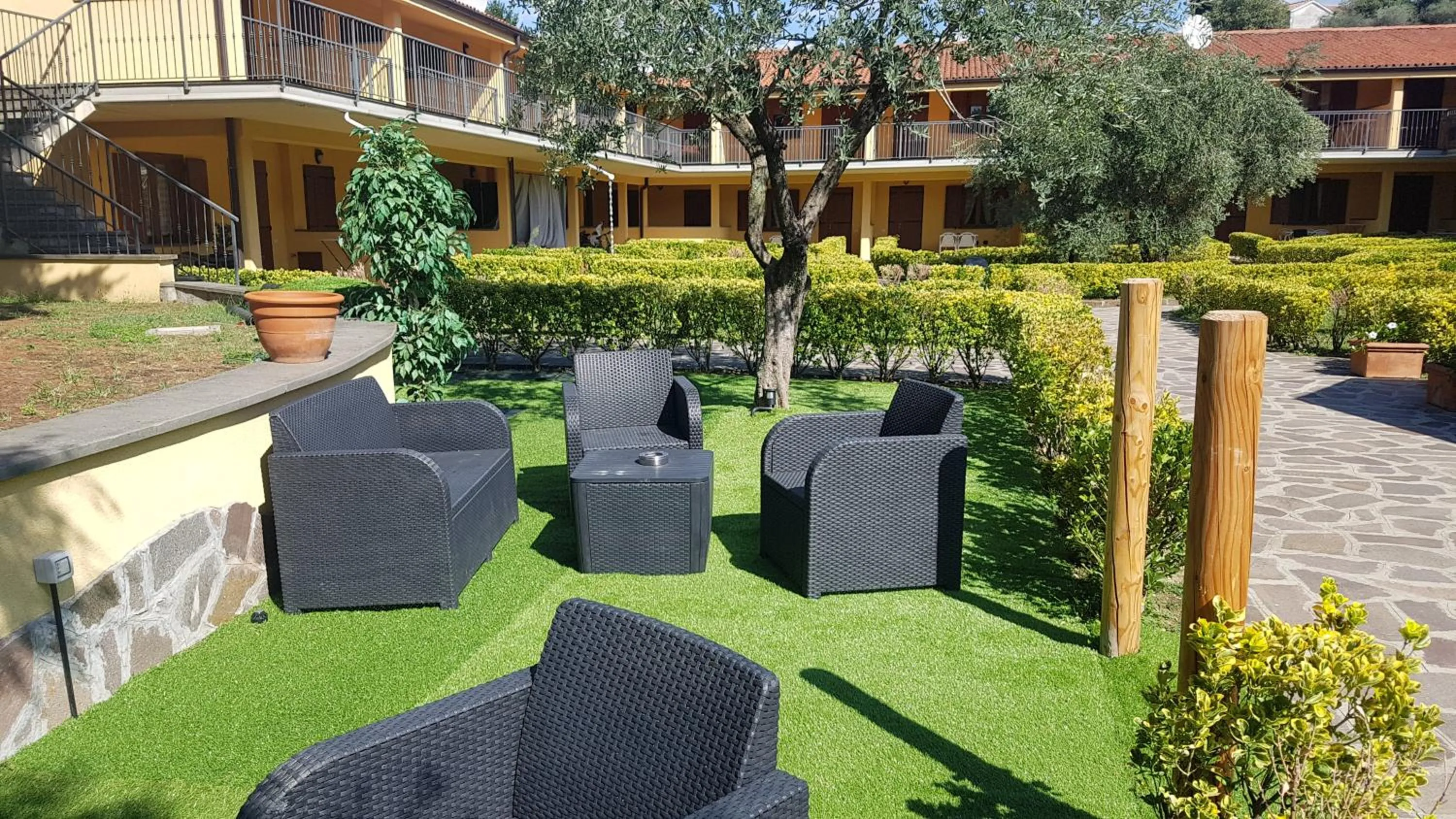 Area and facilities in La Perla