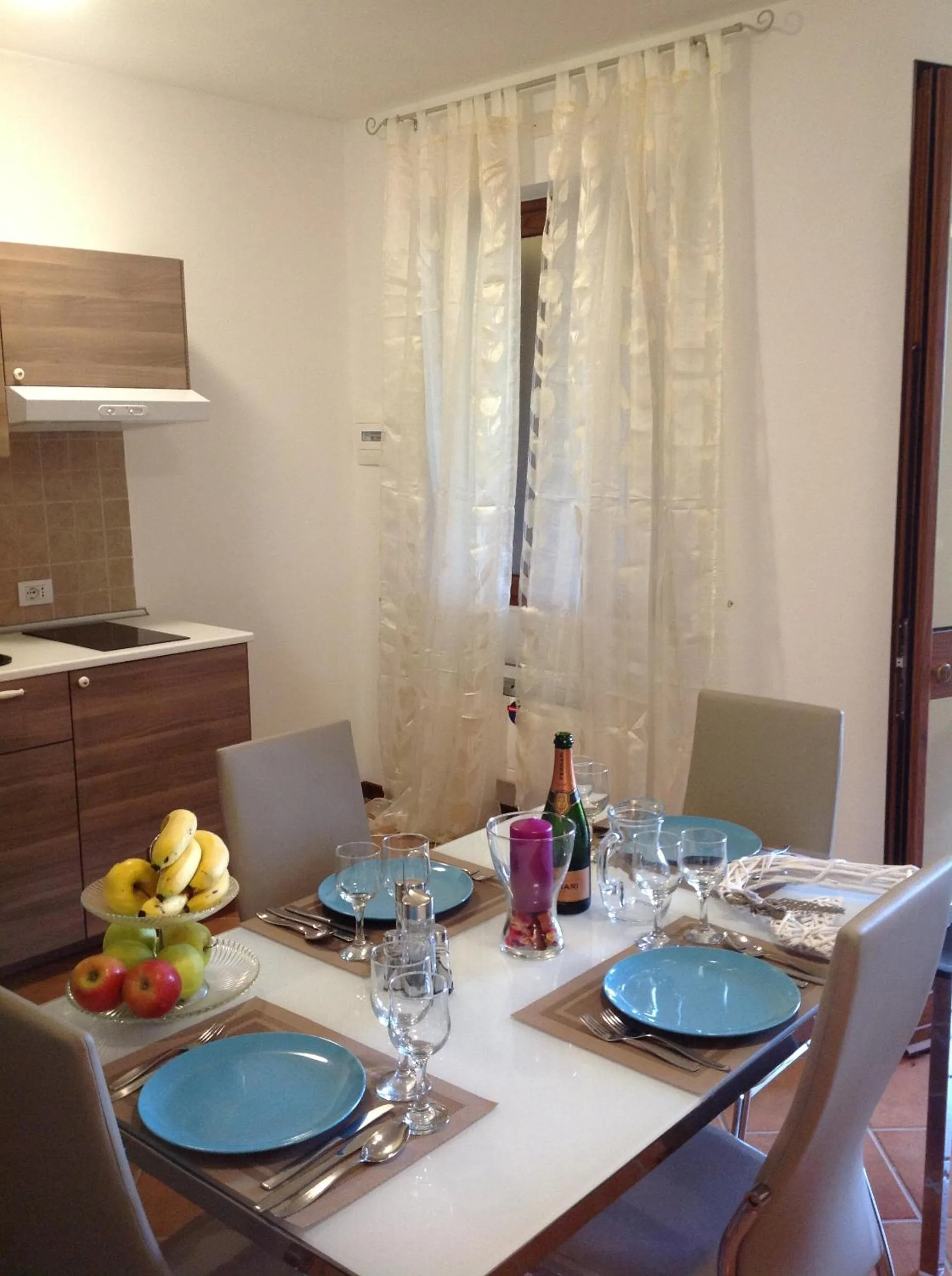 Dining area in La Perla