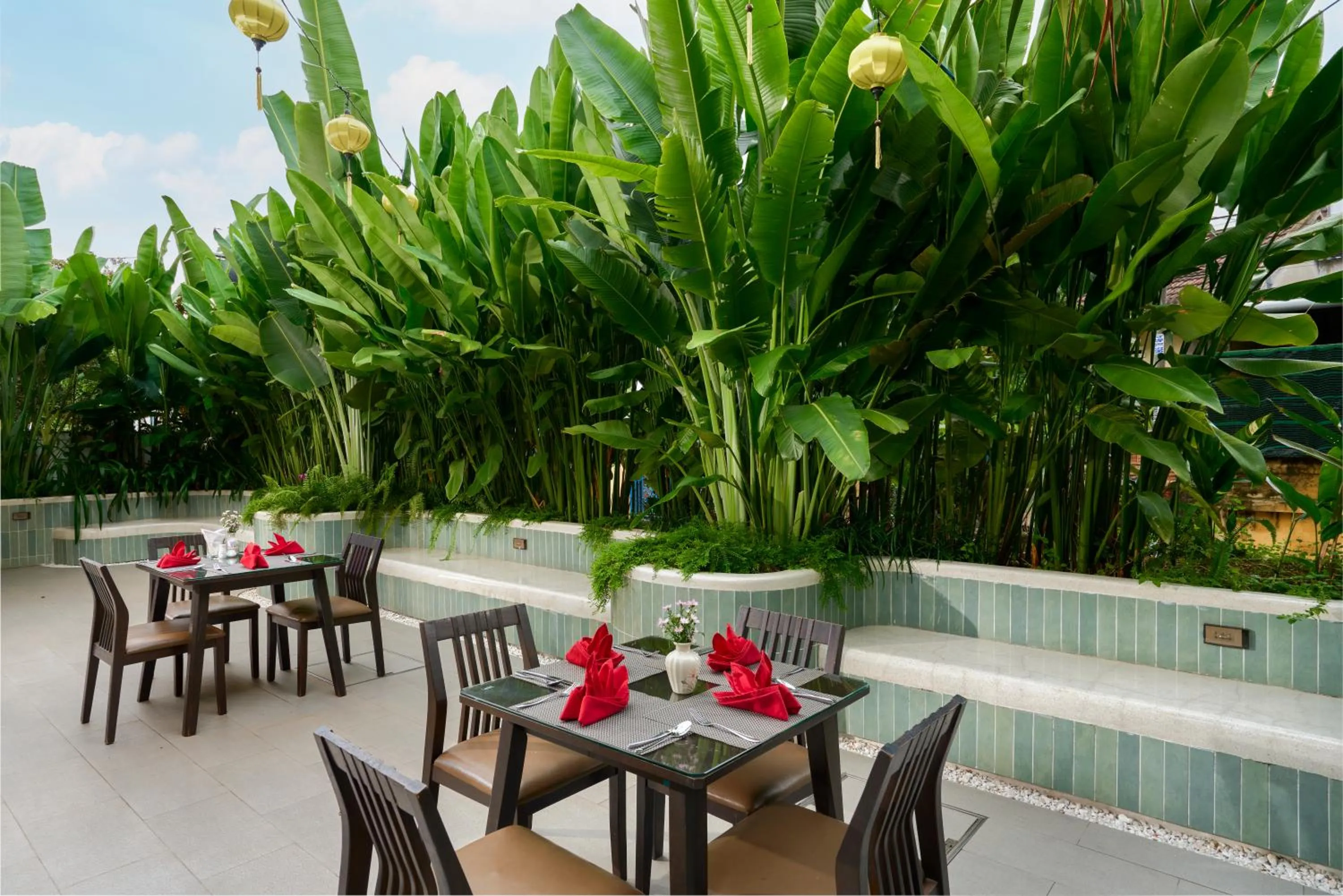 Restaurant/places to eat in Banana Garden Villa
