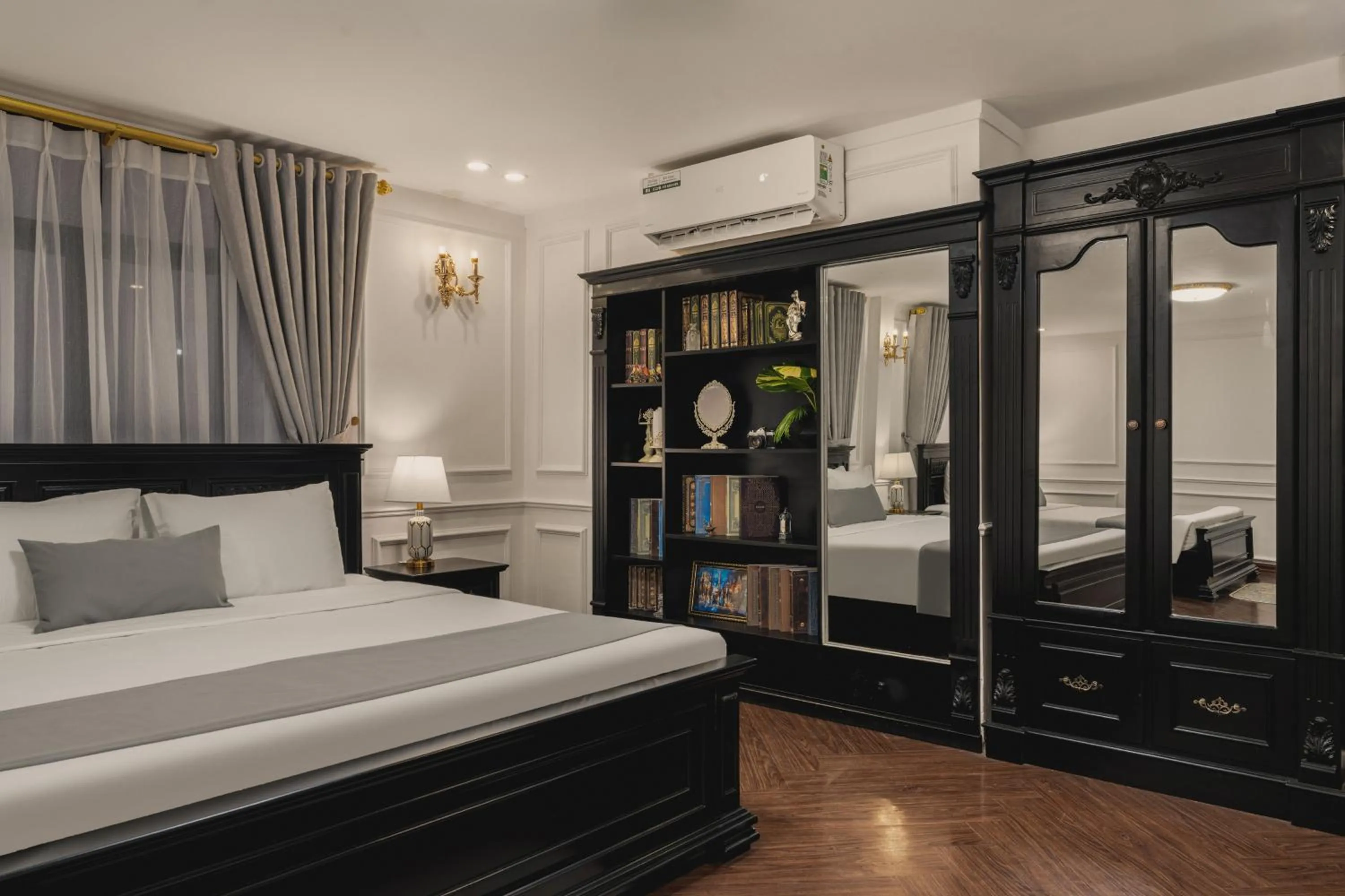 Decorative detail, Bed in Vina Vintage Hotel