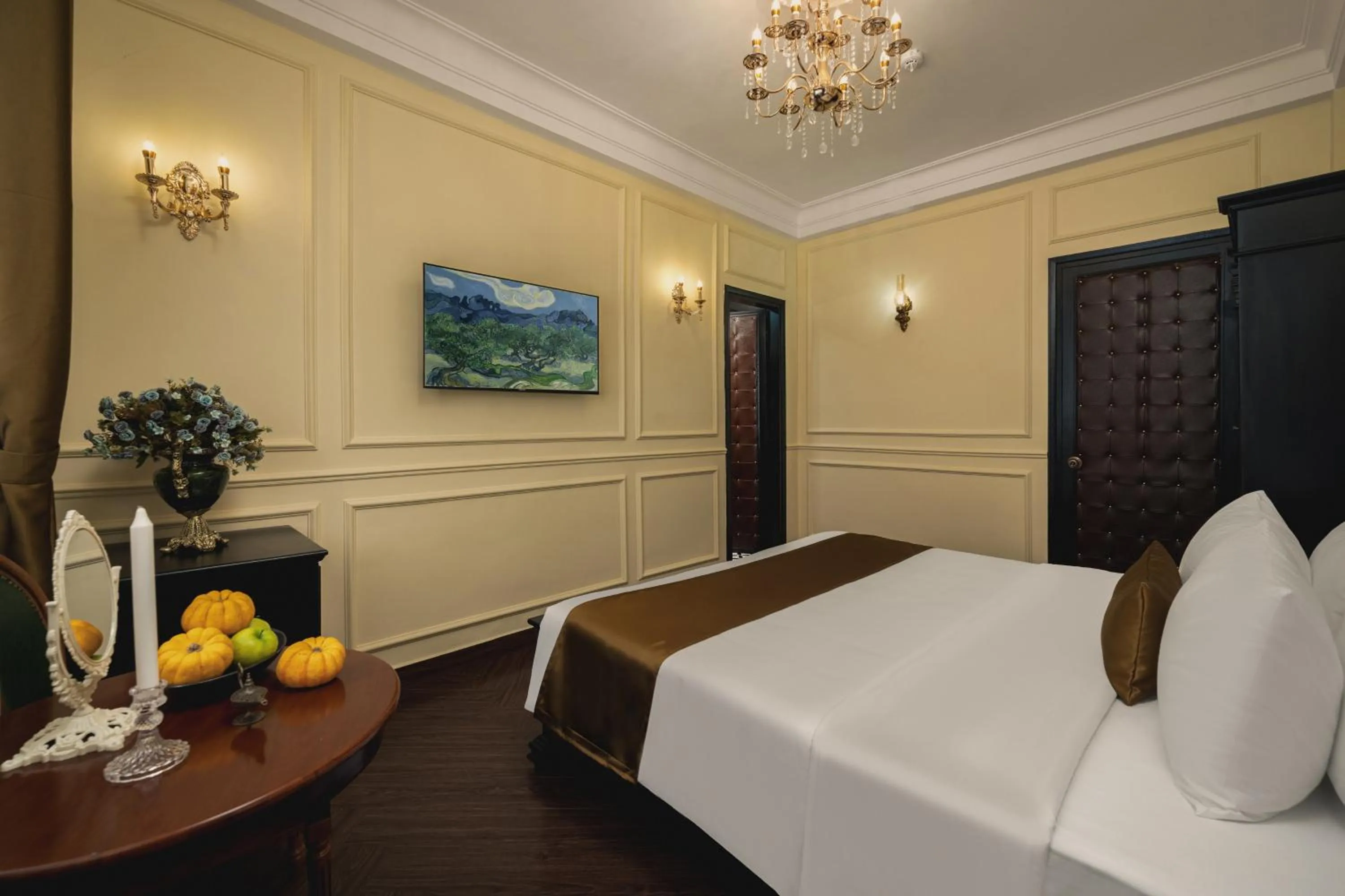 Bed in Vina Vintage Hotel