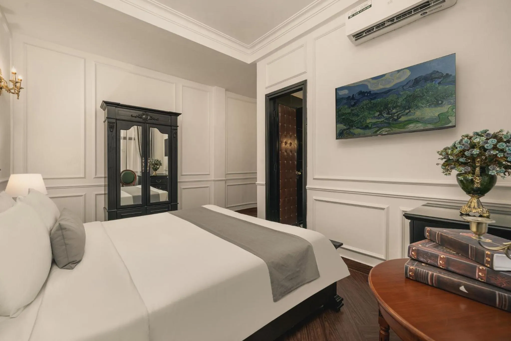 Bedroom, Bed in Vina Vintage Hotel