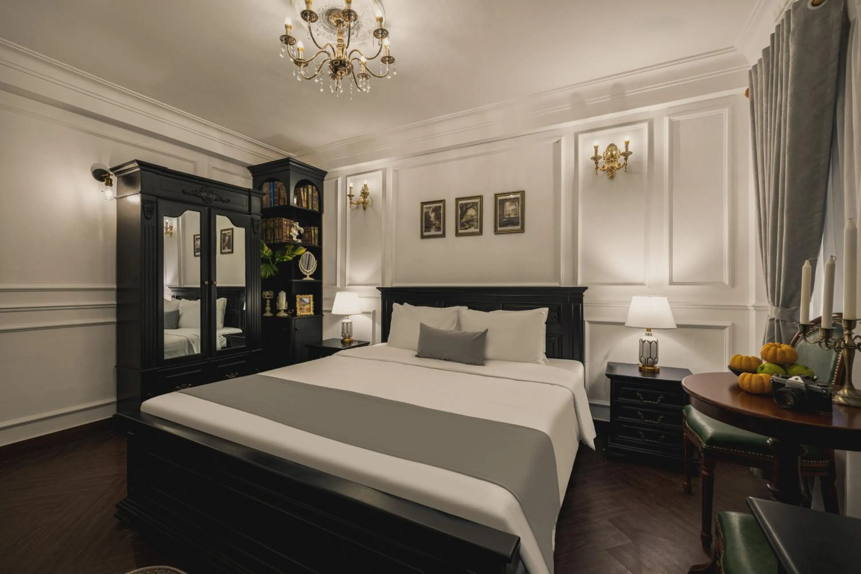 Bed in Vina Vintage Hotel