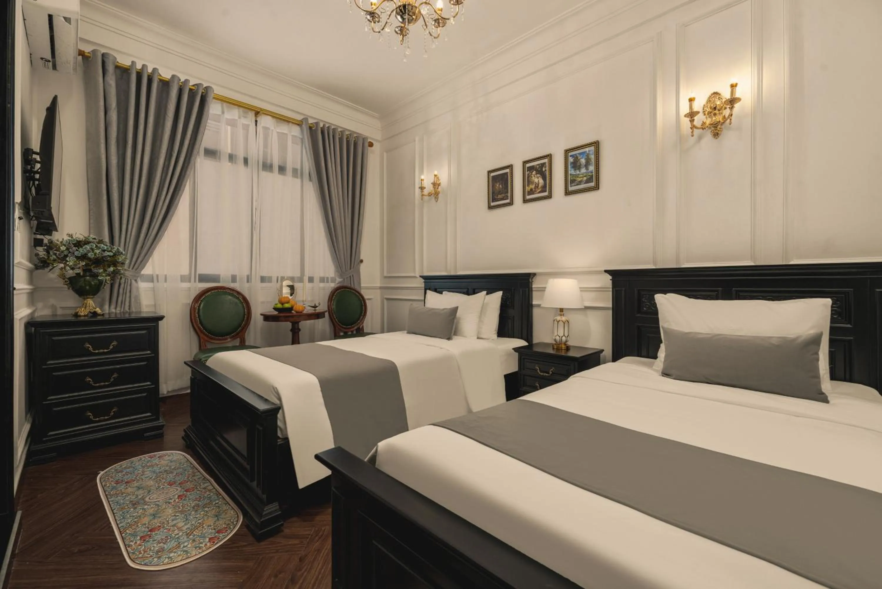 Twin Room in Vina Vintage Hotel