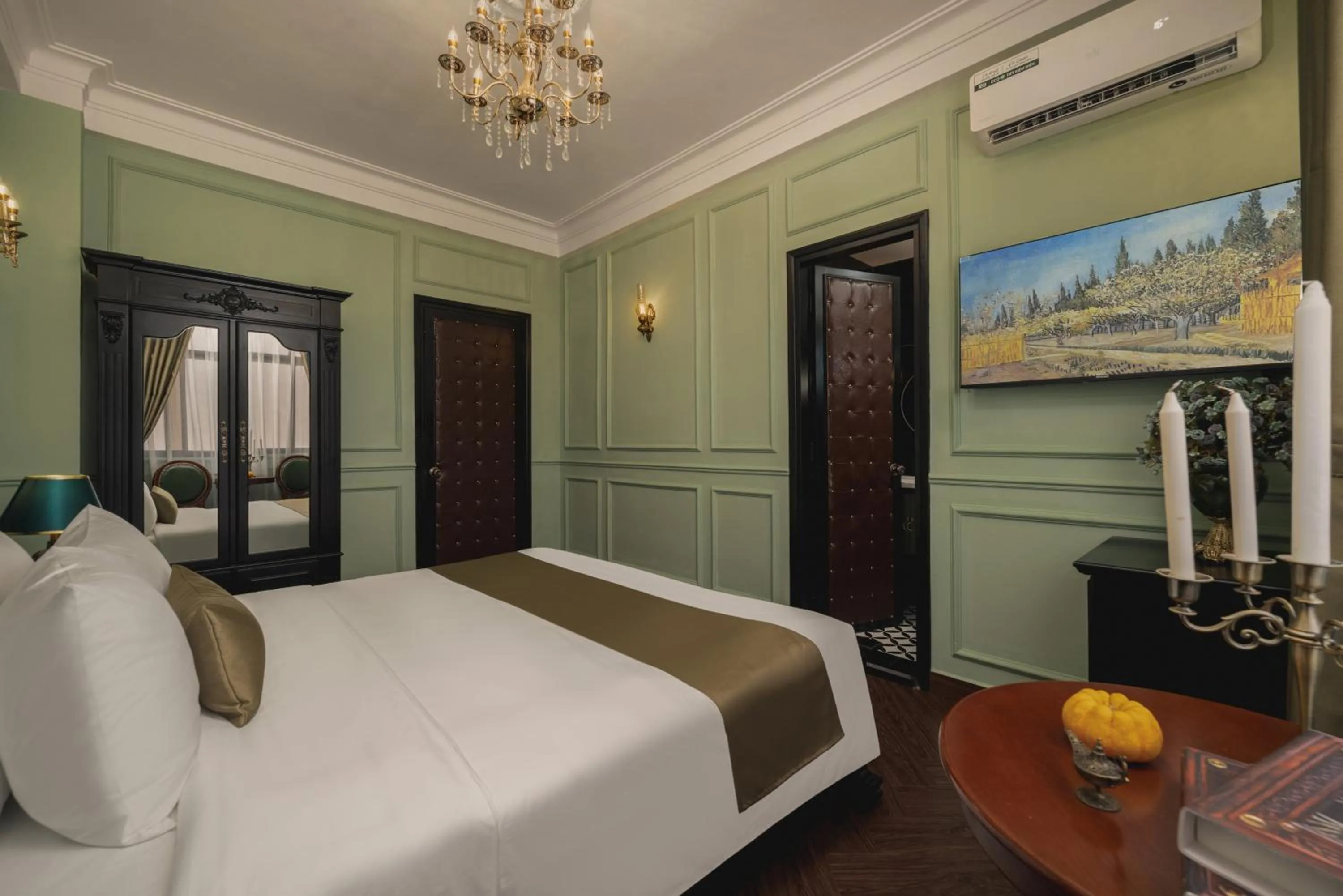 Bed in Vina Vintage Hotel