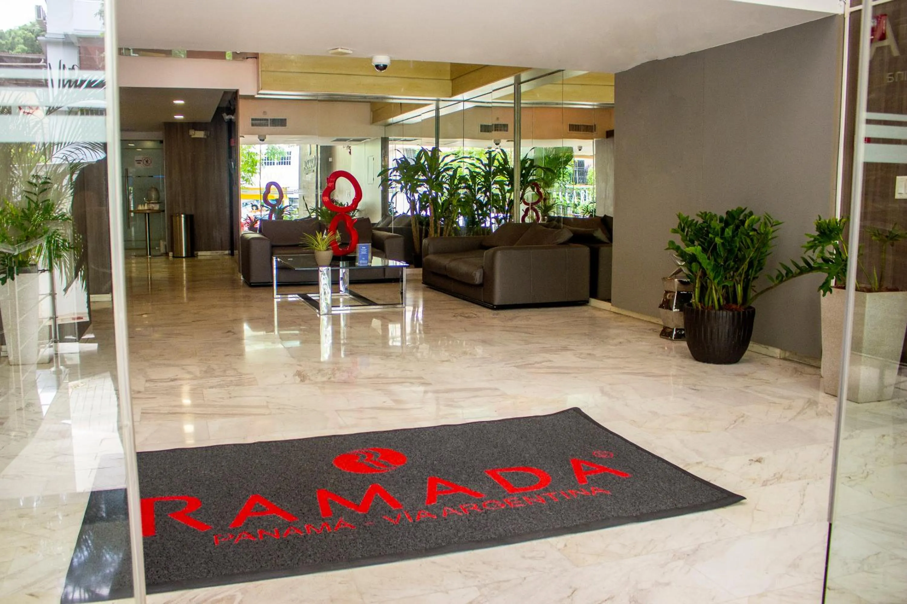 Lobby or reception in Ramada by Wyndham Panama Via Argentina