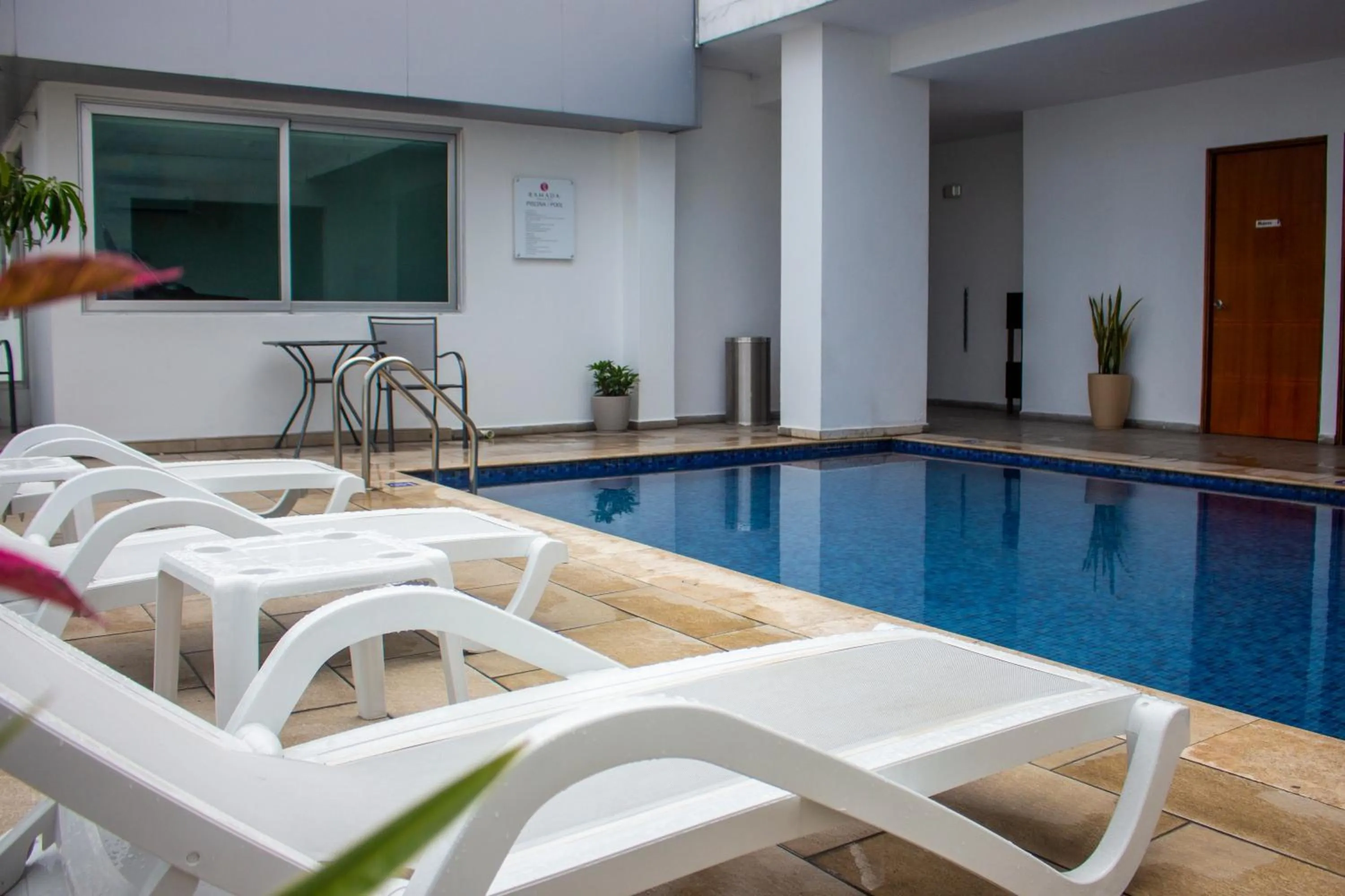 Swimming pool in Ramada by Wyndham Panama Via Argentina
