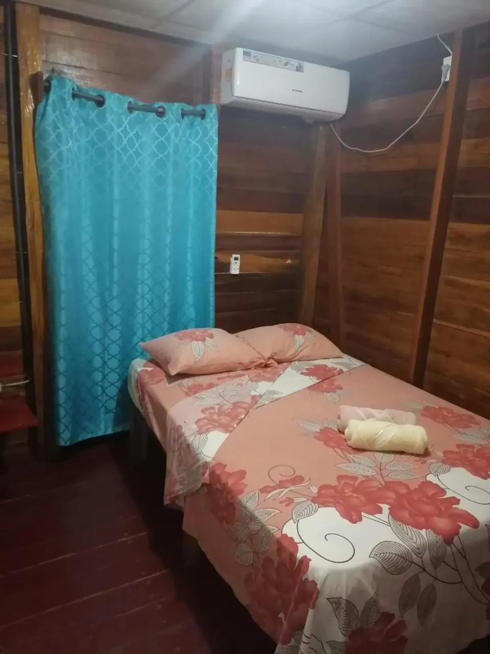 Photo of the whole room, Bed in El Jaguar