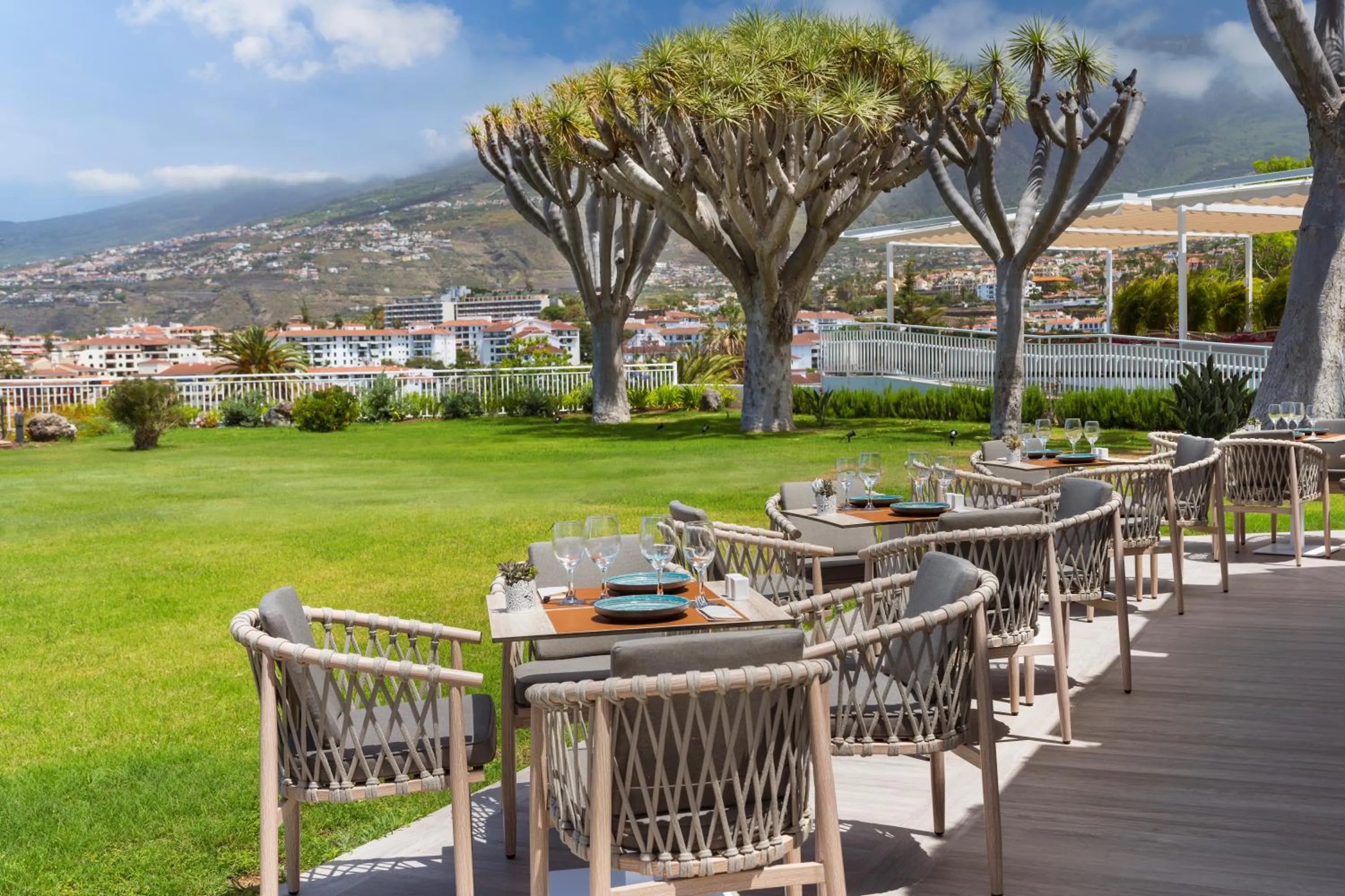 Restaurant/places to eat in TUI BLUE Atlantic Hills