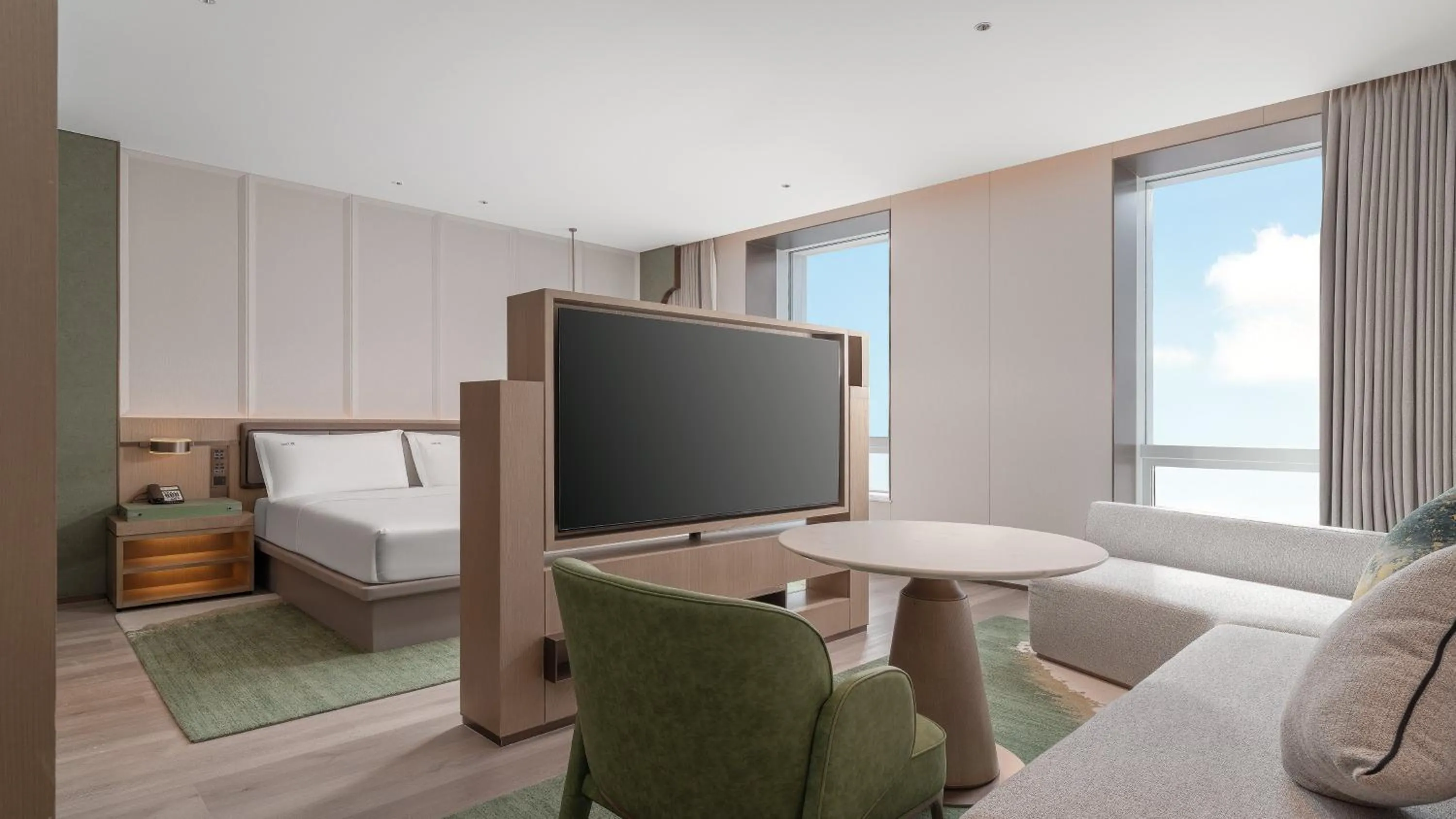 Photo of the whole room, Bed in Holiday Inn Wenzhou Airport by IHG