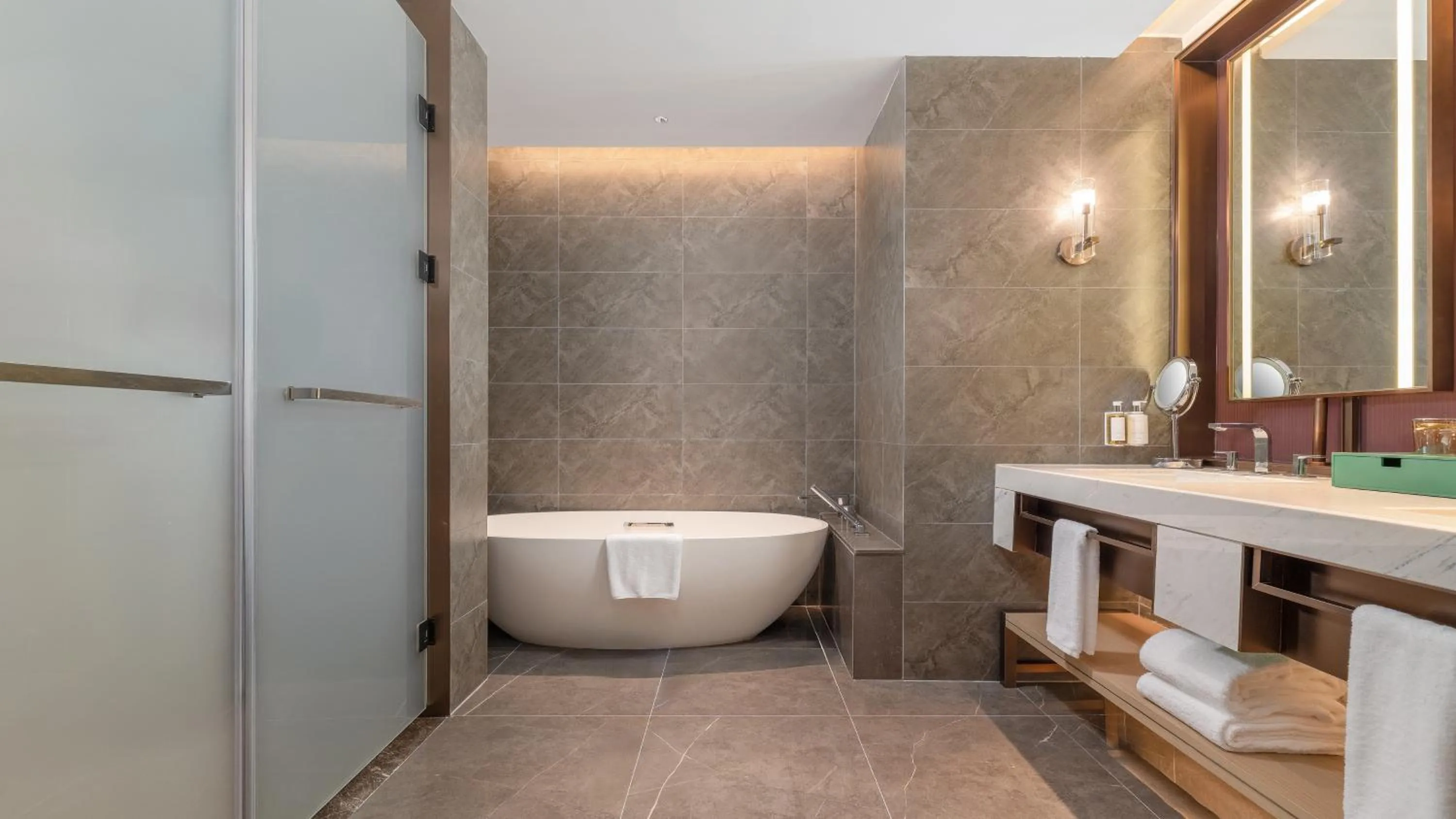 Bathroom in Holiday Inn Wenzhou Airport by IHG