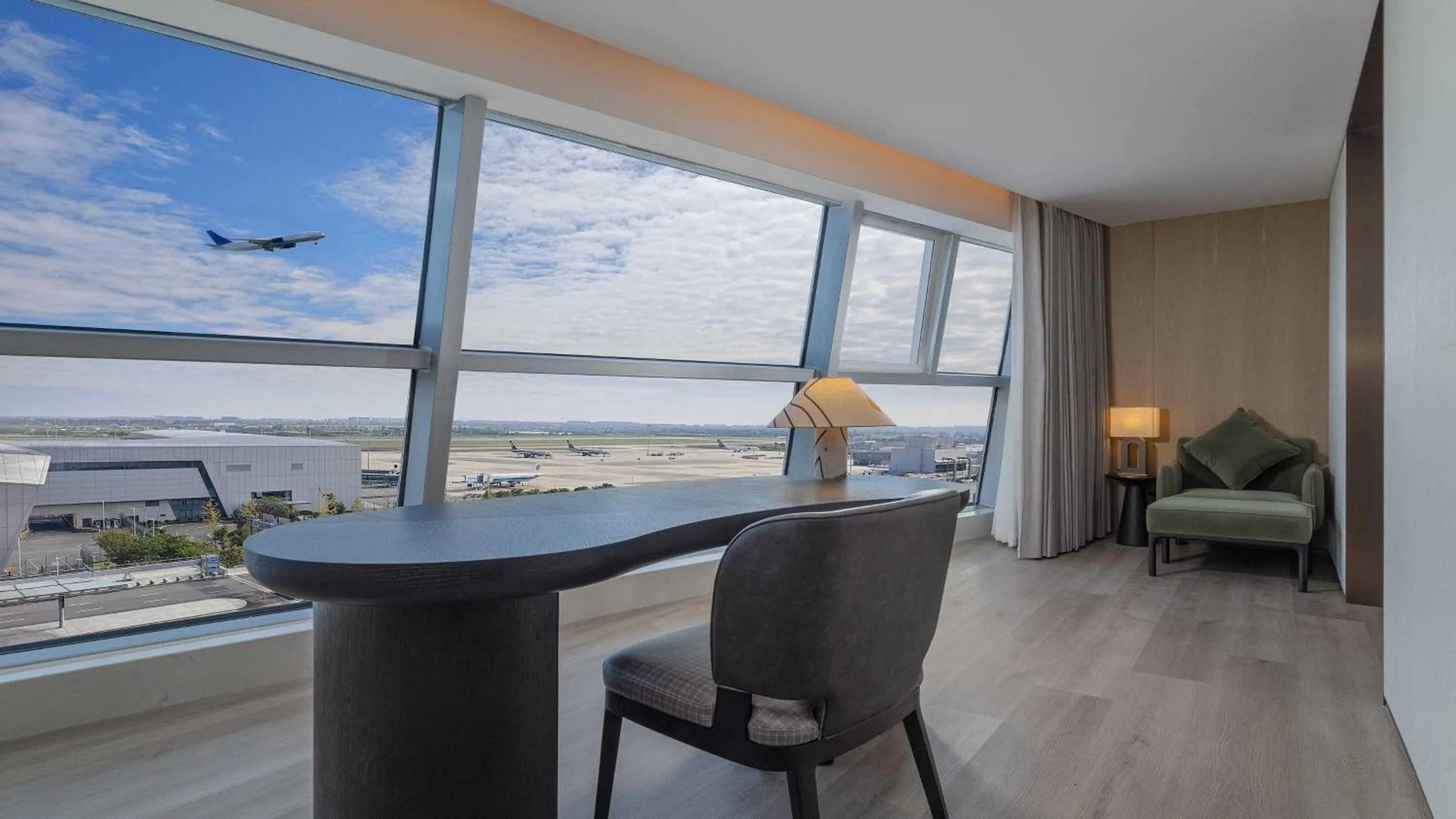 Photo of the whole room in Holiday Inn Wenzhou Airport by IHG