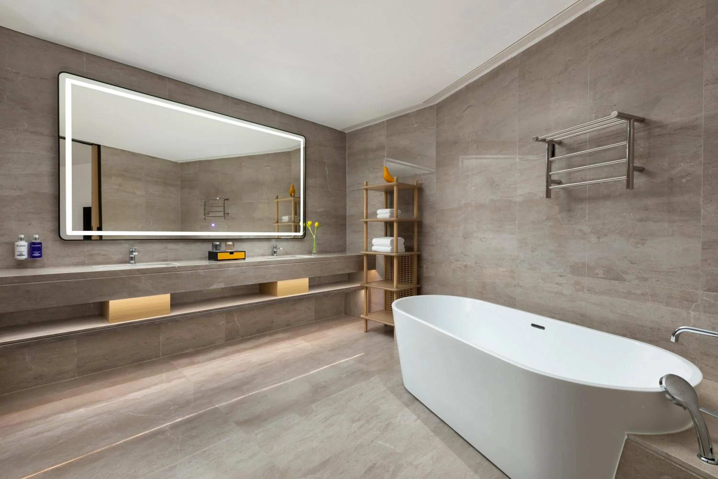 1 King Grand  in voco Wugong Mountain Jiangxi by IHG