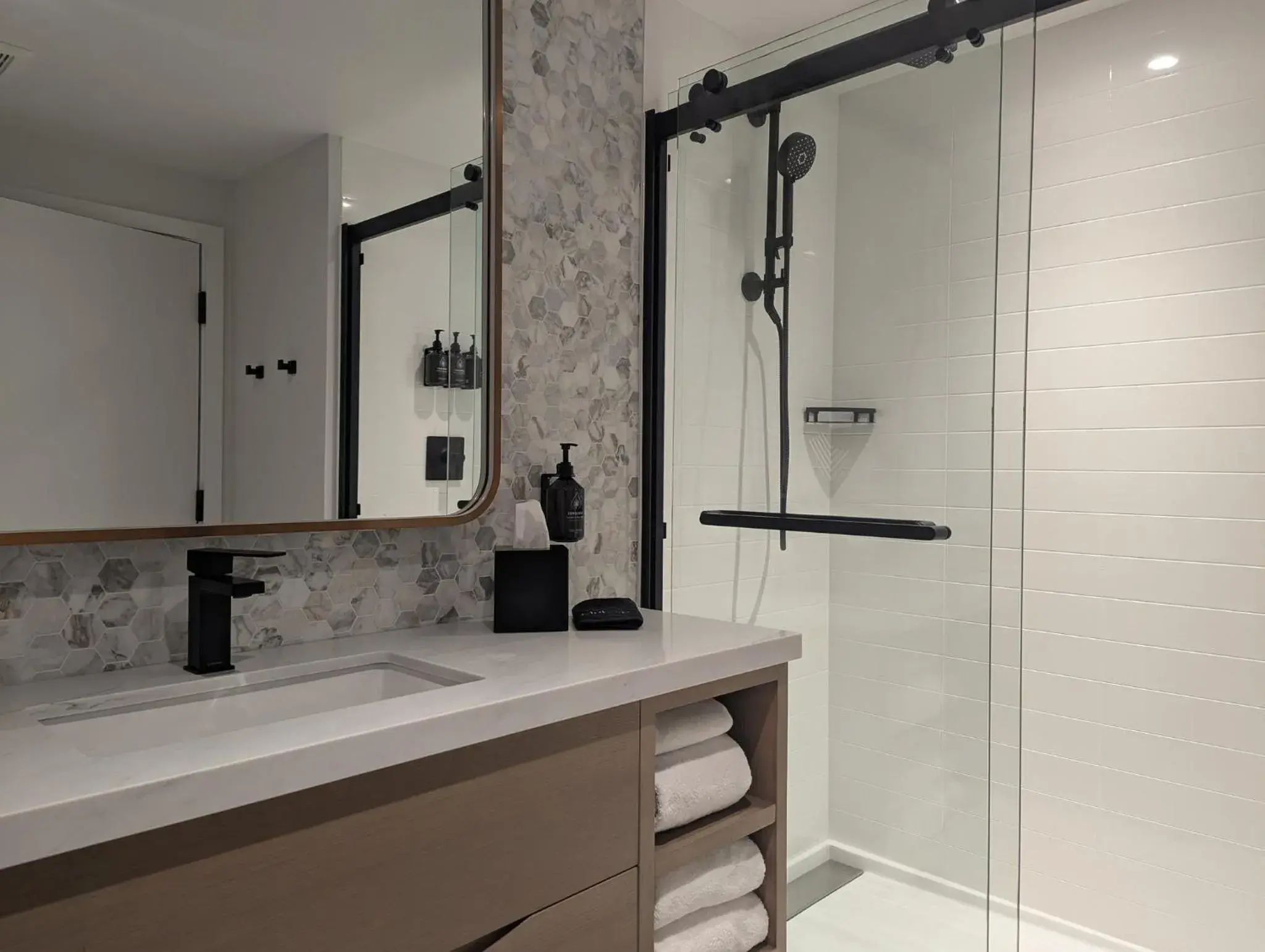 One-Bedroom Suite with One King Bed and Mountain View in Hotel Indigo North Conway by IHG One-Bedroom Suite with One King Bed and Mountain View in Hotel Indigo North Conway by IHG