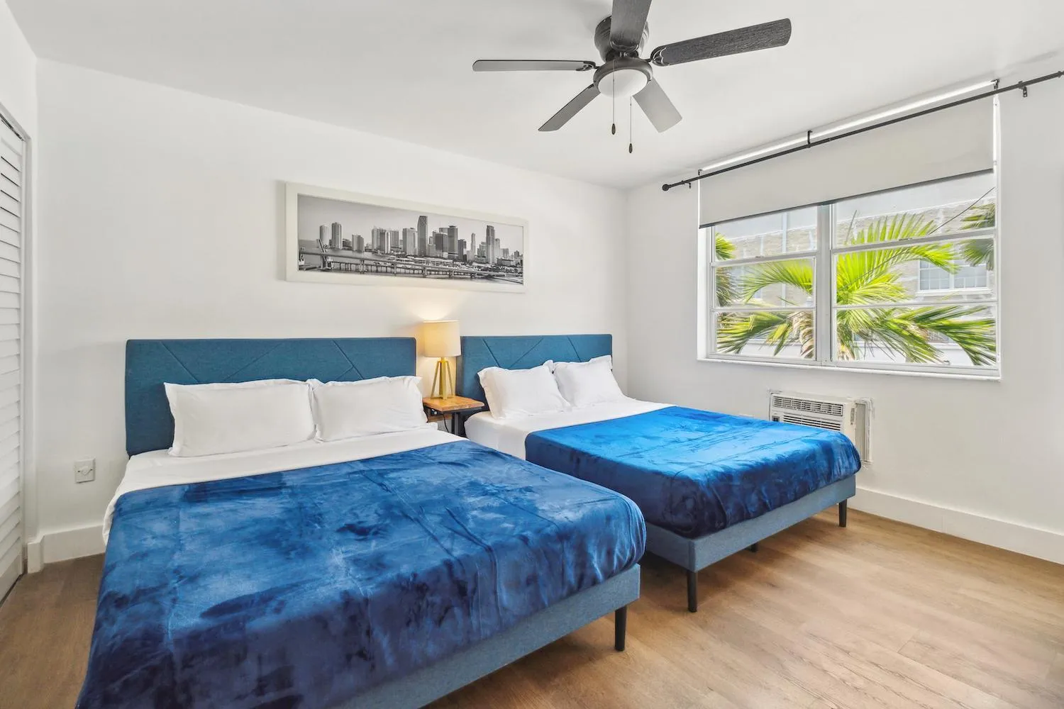 Bed in 713 Miami Beach Apartments